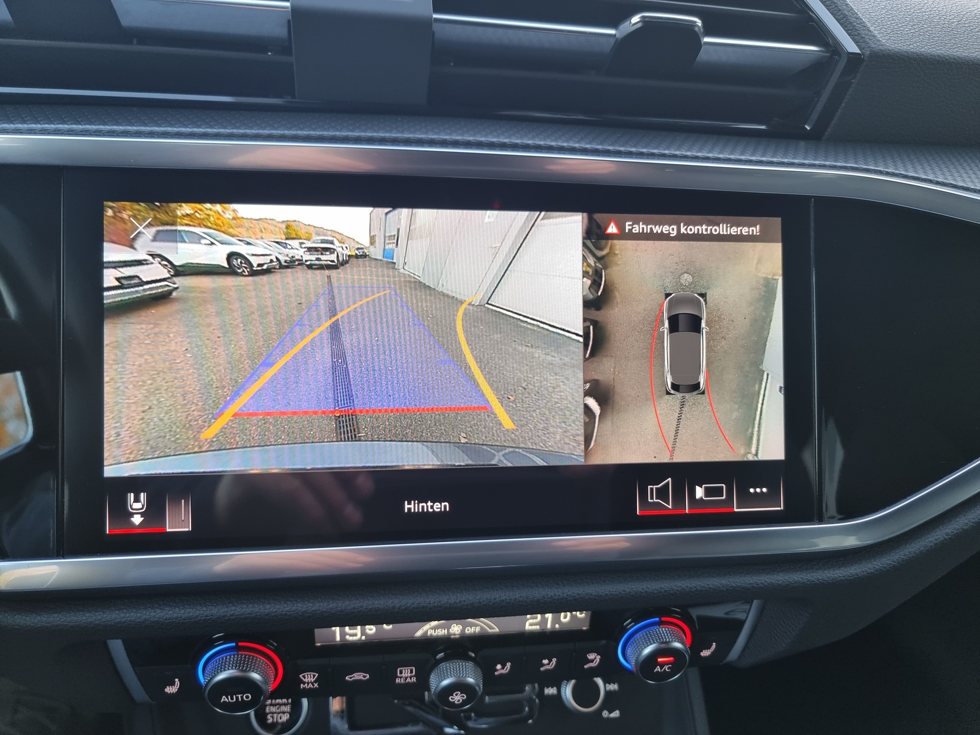 AUDI Q3 Sportback 35 TFSI S line Attraction S-tronic-image-5