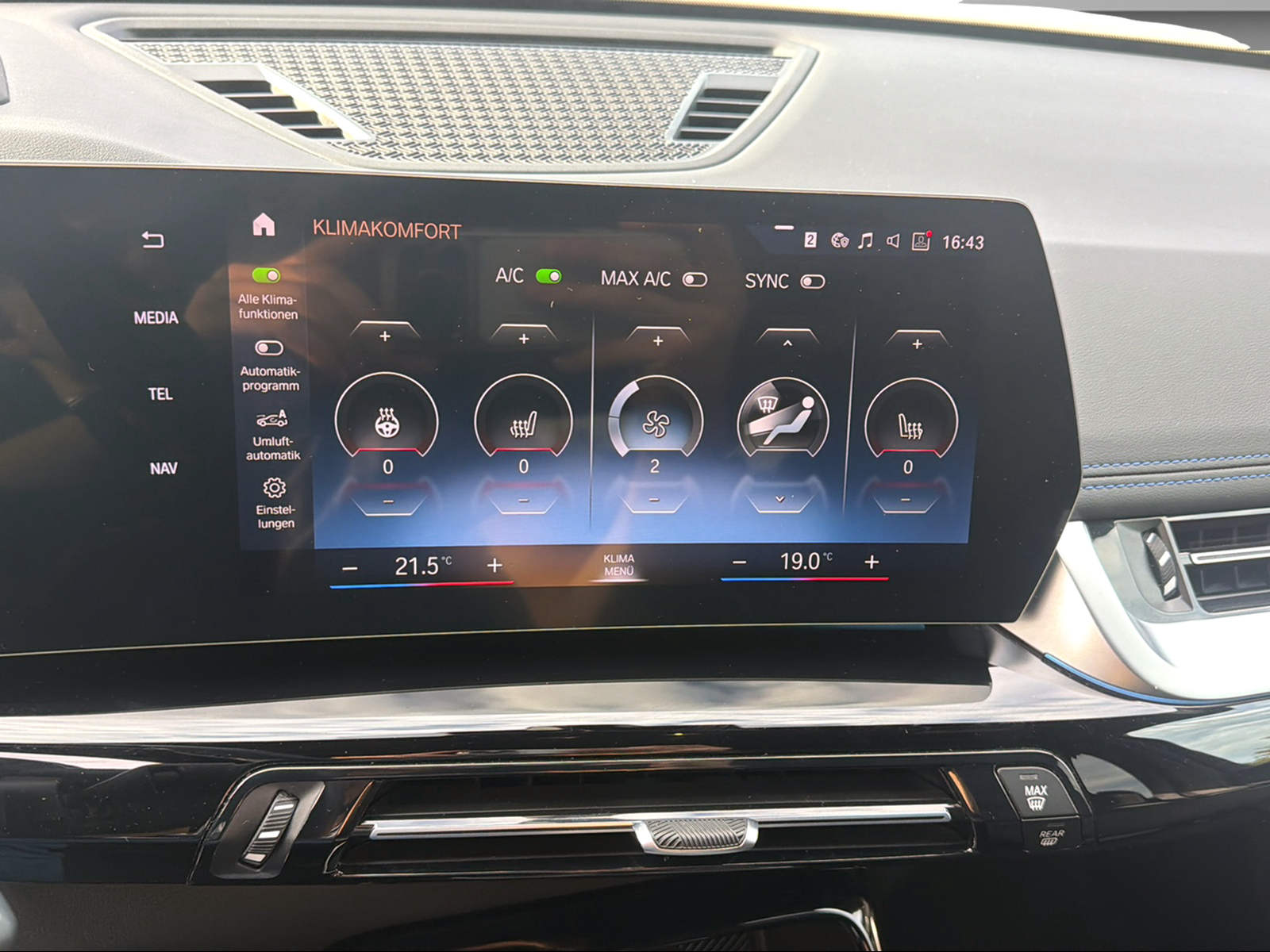 BMW iX1 30 xDrive M Sport-image-20