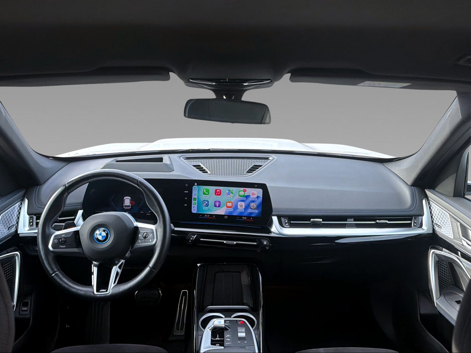 BMW iX1 30 xDrive M Sport-image-17