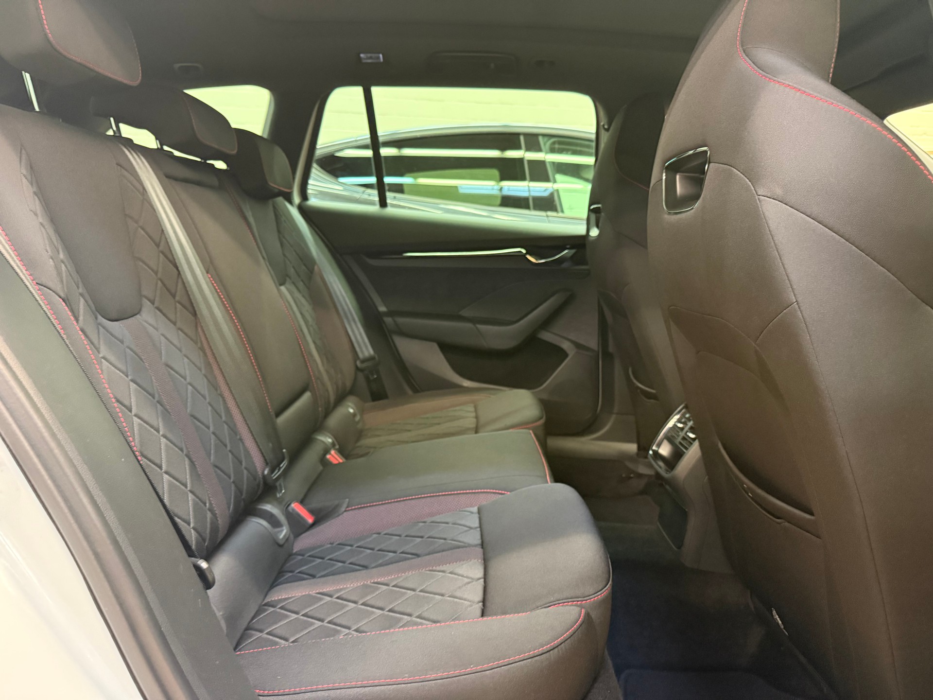 SKODA Octavia Combi 2.0 TSI RS DSG-image-20