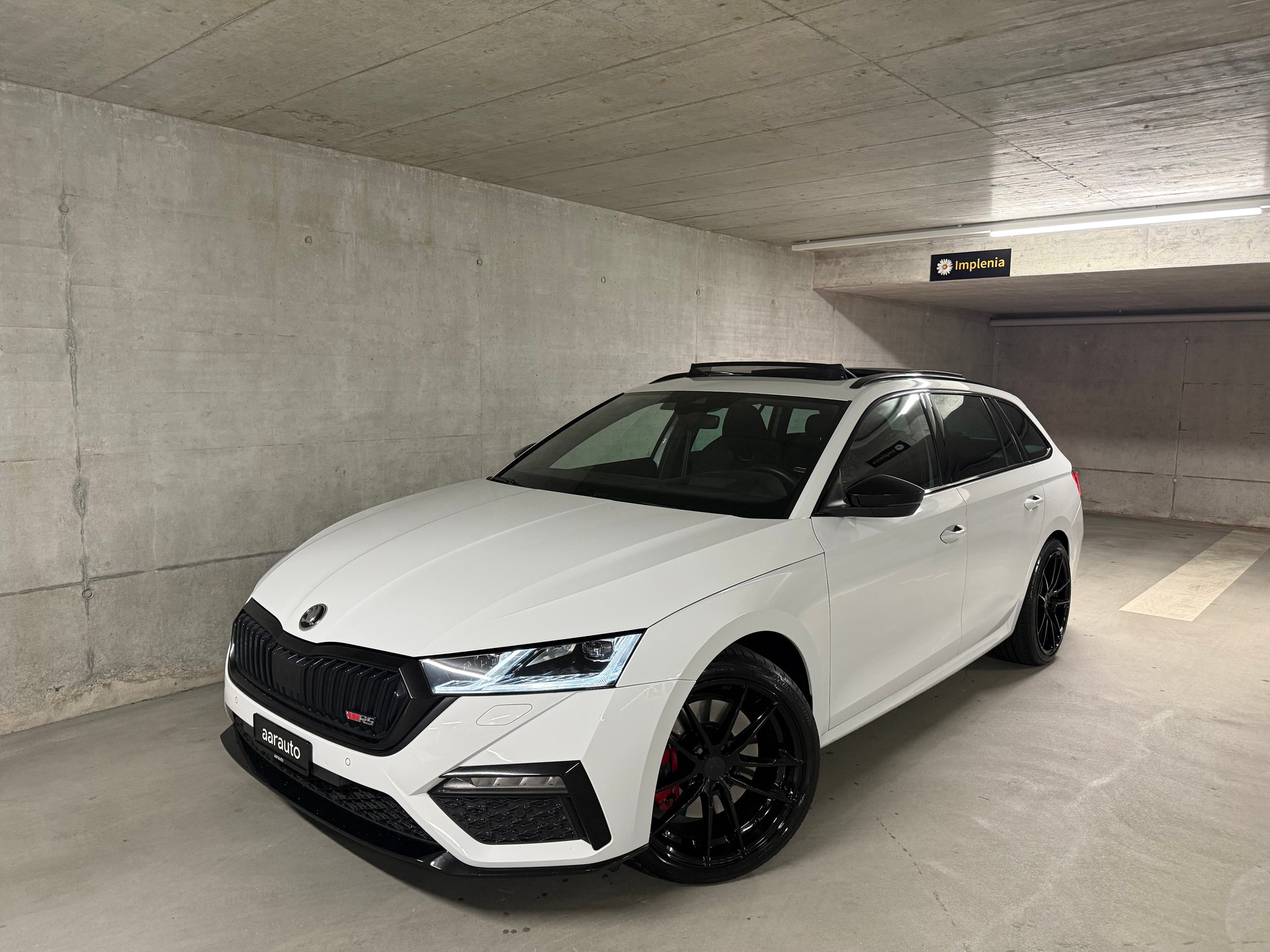 SKODA Octavia Combi 2.0 TSI RS DSG-image-0