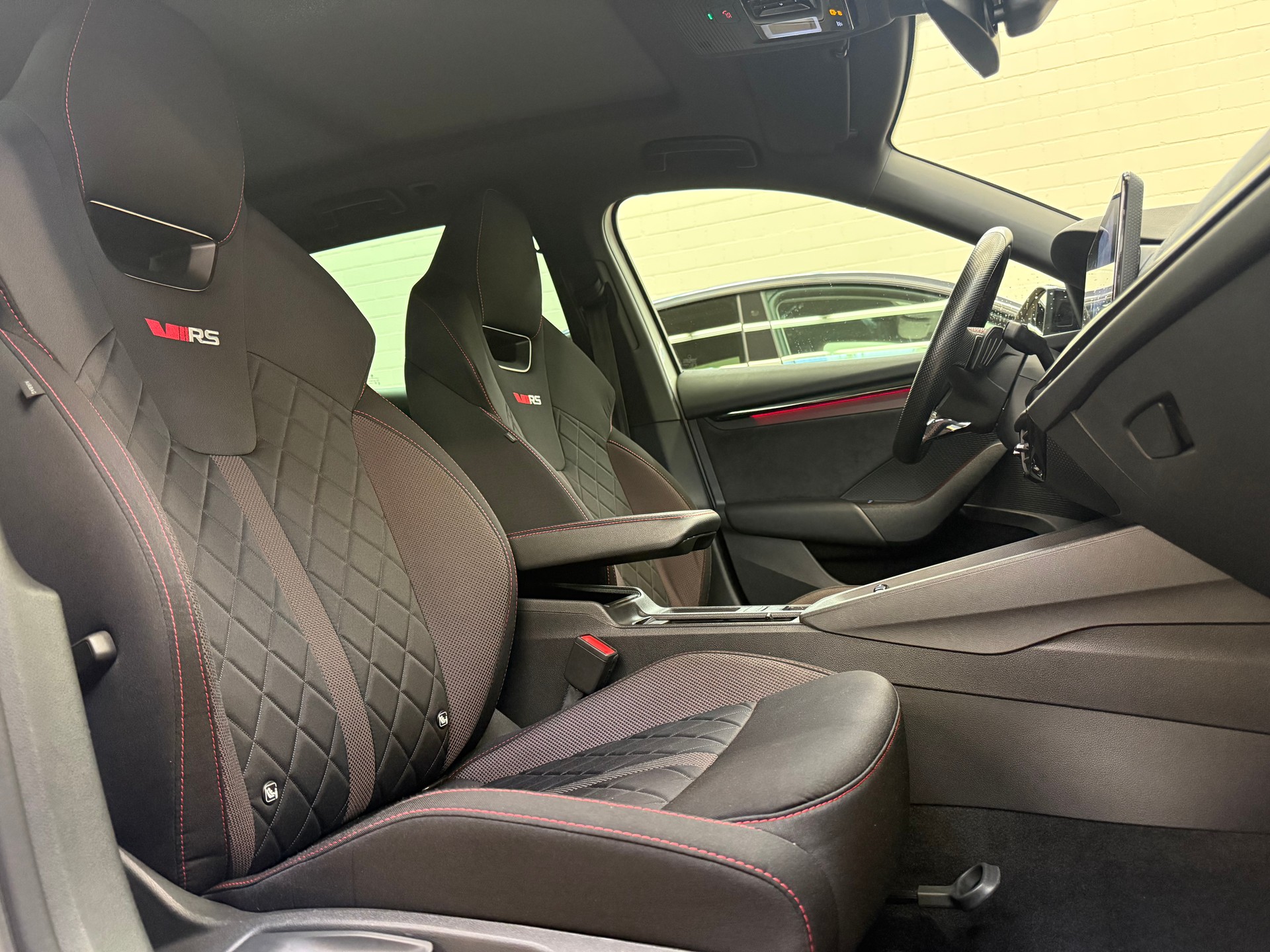SKODA Octavia Combi 2.0 TSI RS DSG-image-17
