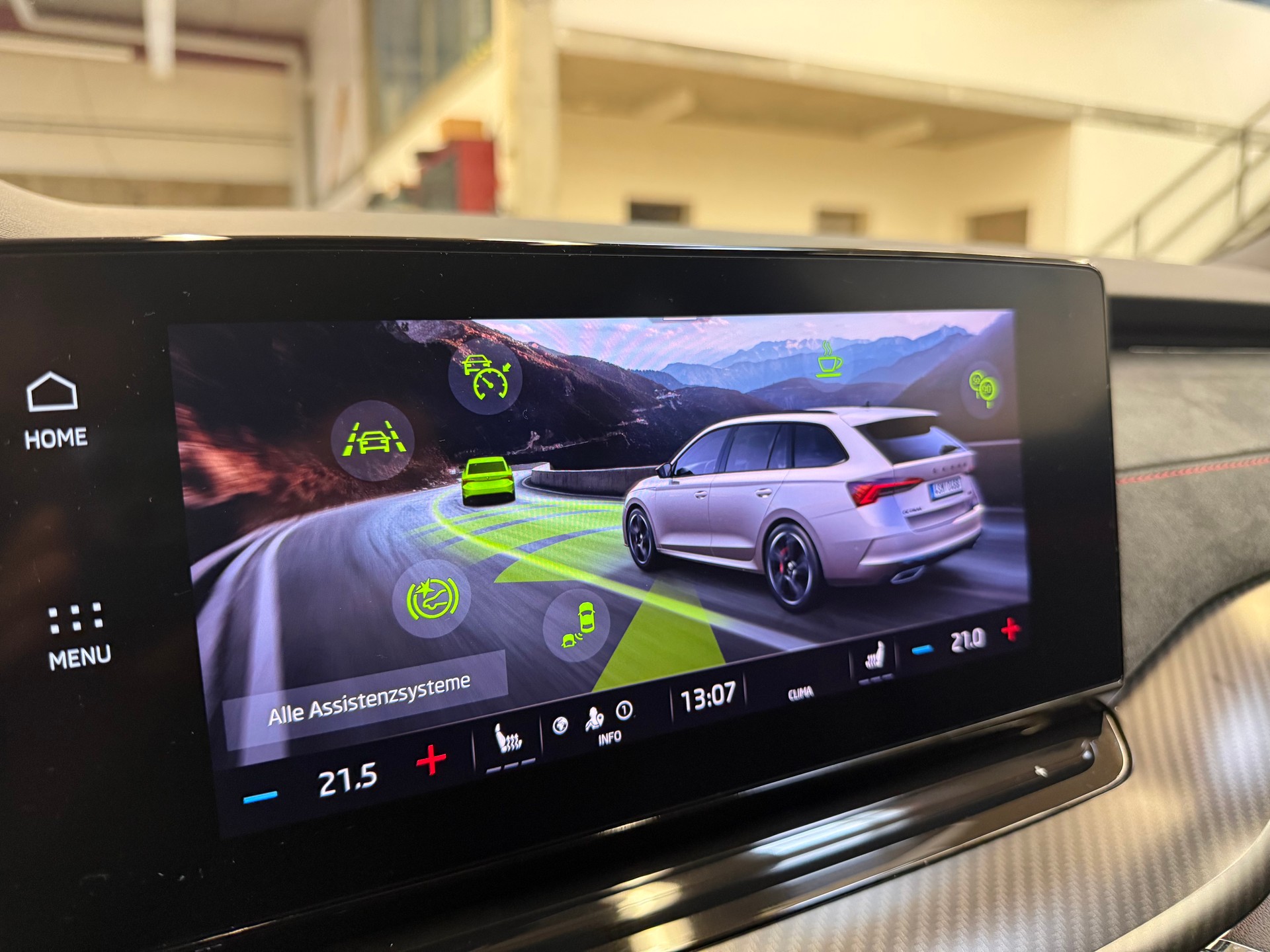 SKODA Octavia Combi 2.0 TSI RS DSG-image-27
