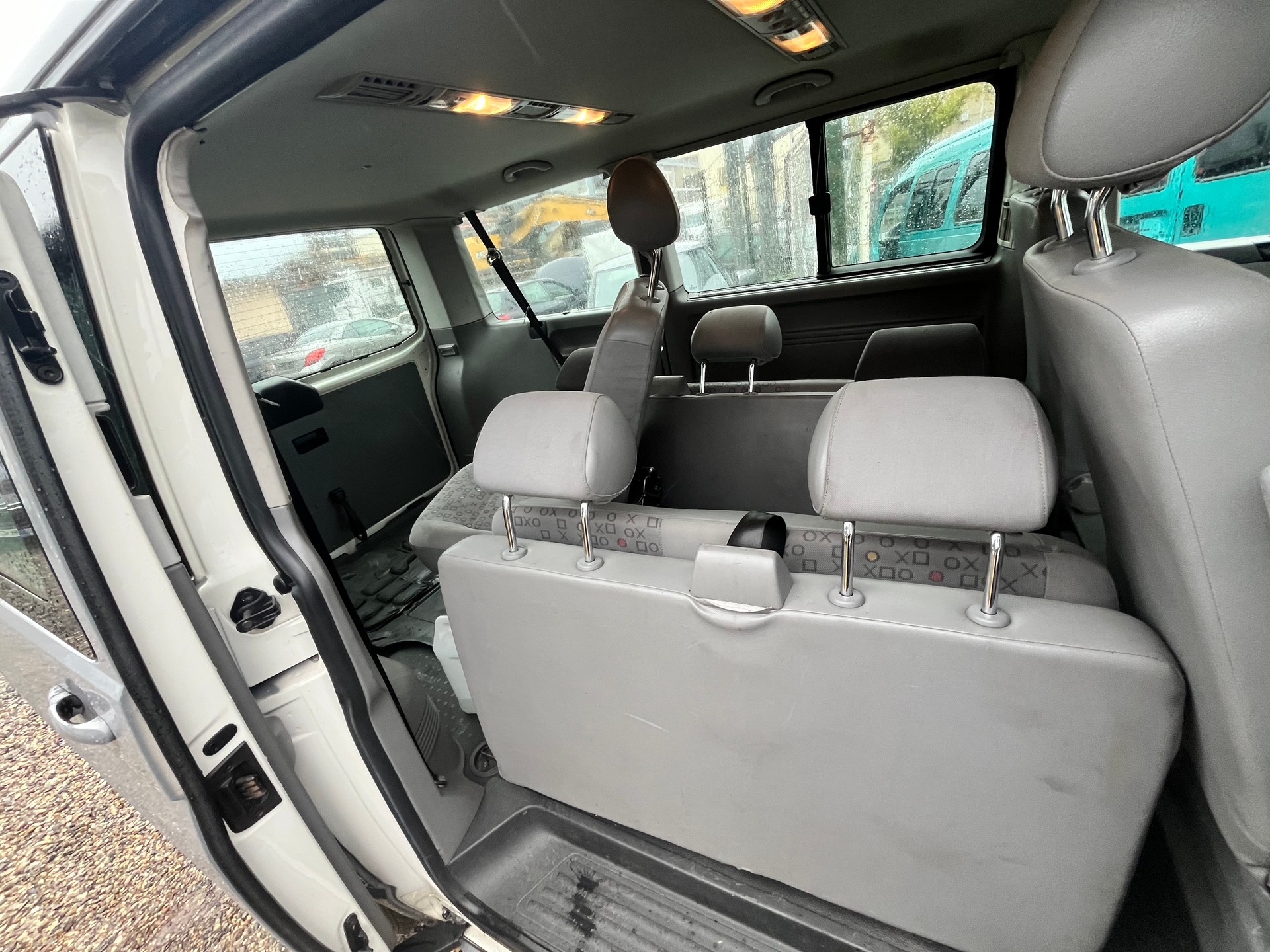 VW T5 Caravelle Comfort 2.5TDI PD 4M-image-9