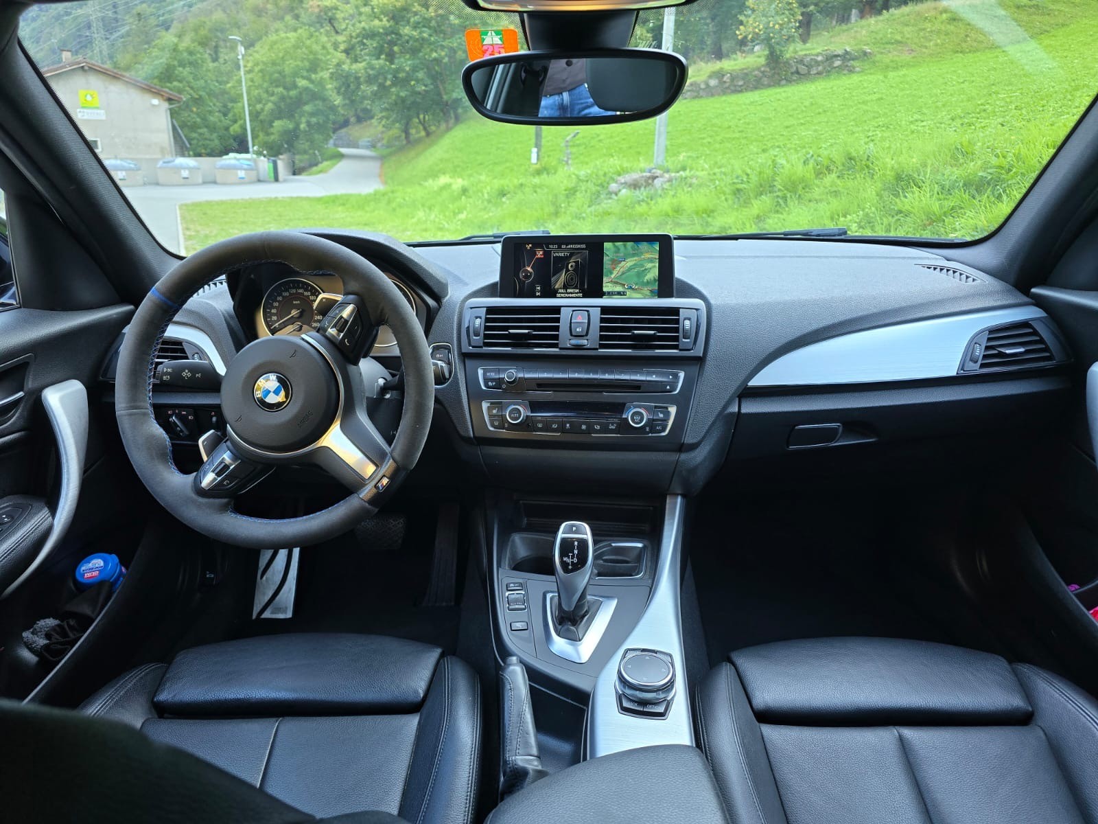 BMW M135i xDrive Steptronic-image-12