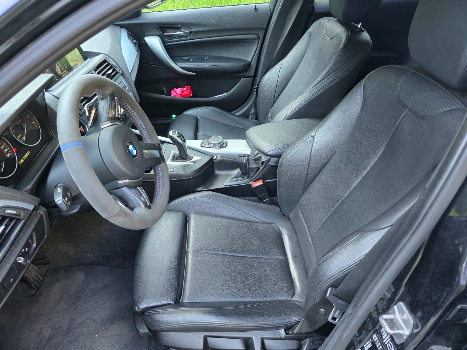 BMW M135i xDrive Steptronic-image-7