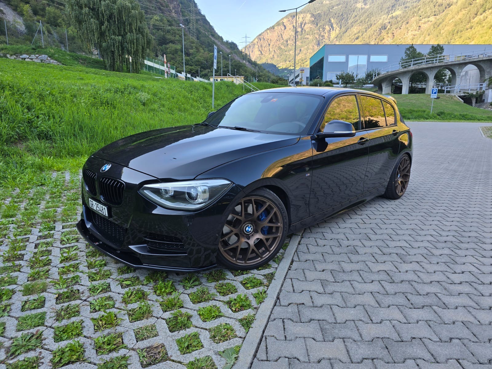 BMW M135i xDrive Steptronic-image-0