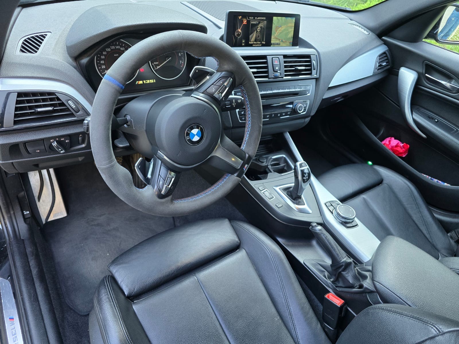 BMW M135i xDrive Steptronic-image-10