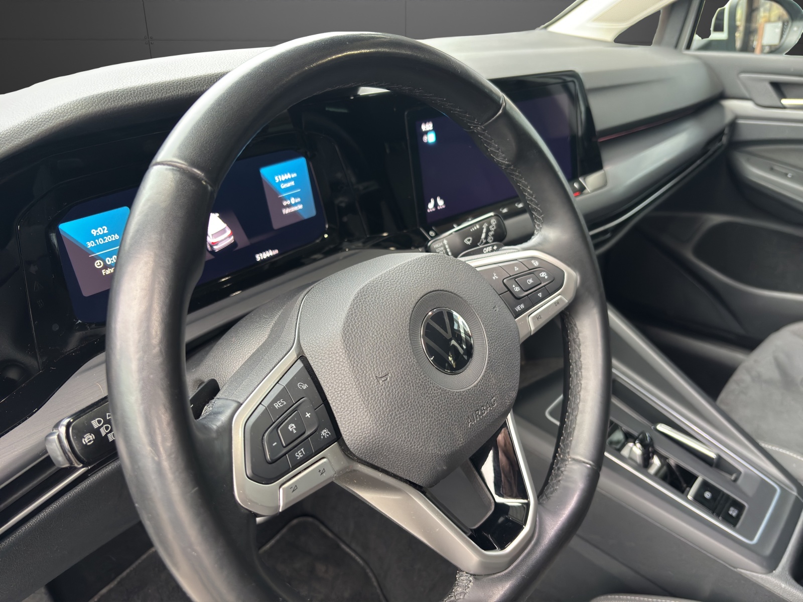 VW Golf Variant 2.0 TSI Style DSG 4Motion-image-4