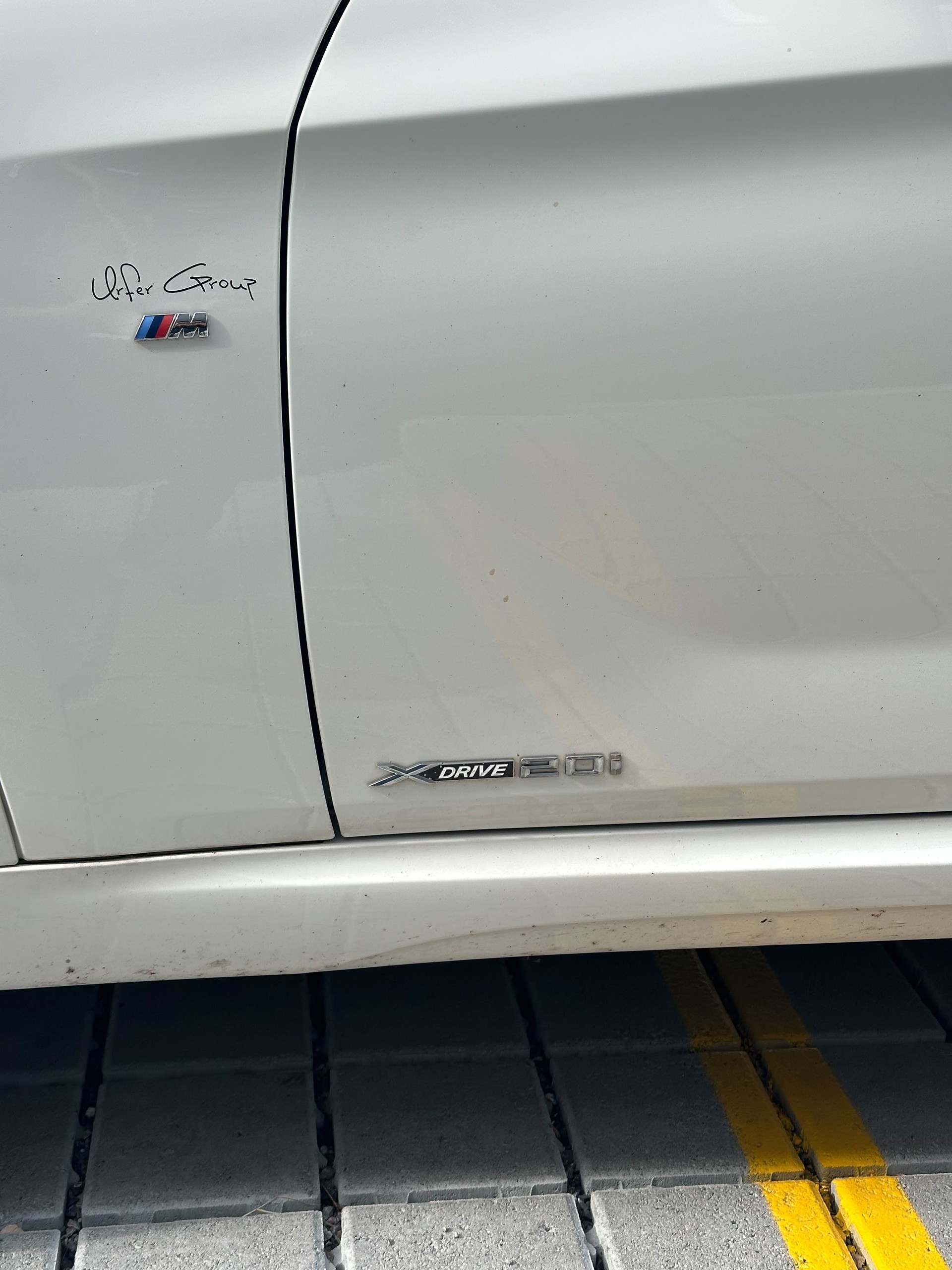 BMW X1 xDrive 20i Sport Line-image-4
