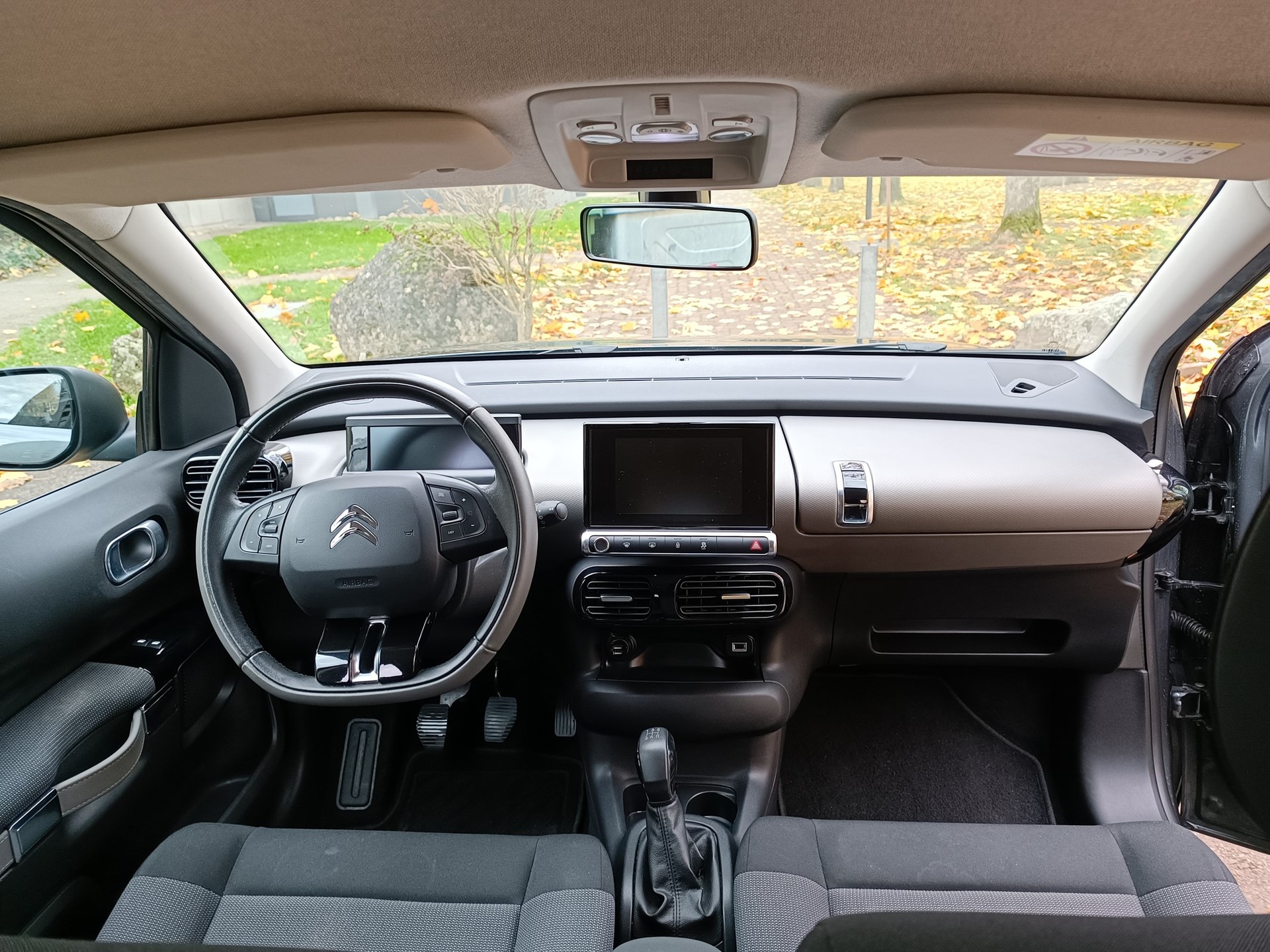 CITROEN C4 Cactus 1.2 e-THP Shine Edition-image-3