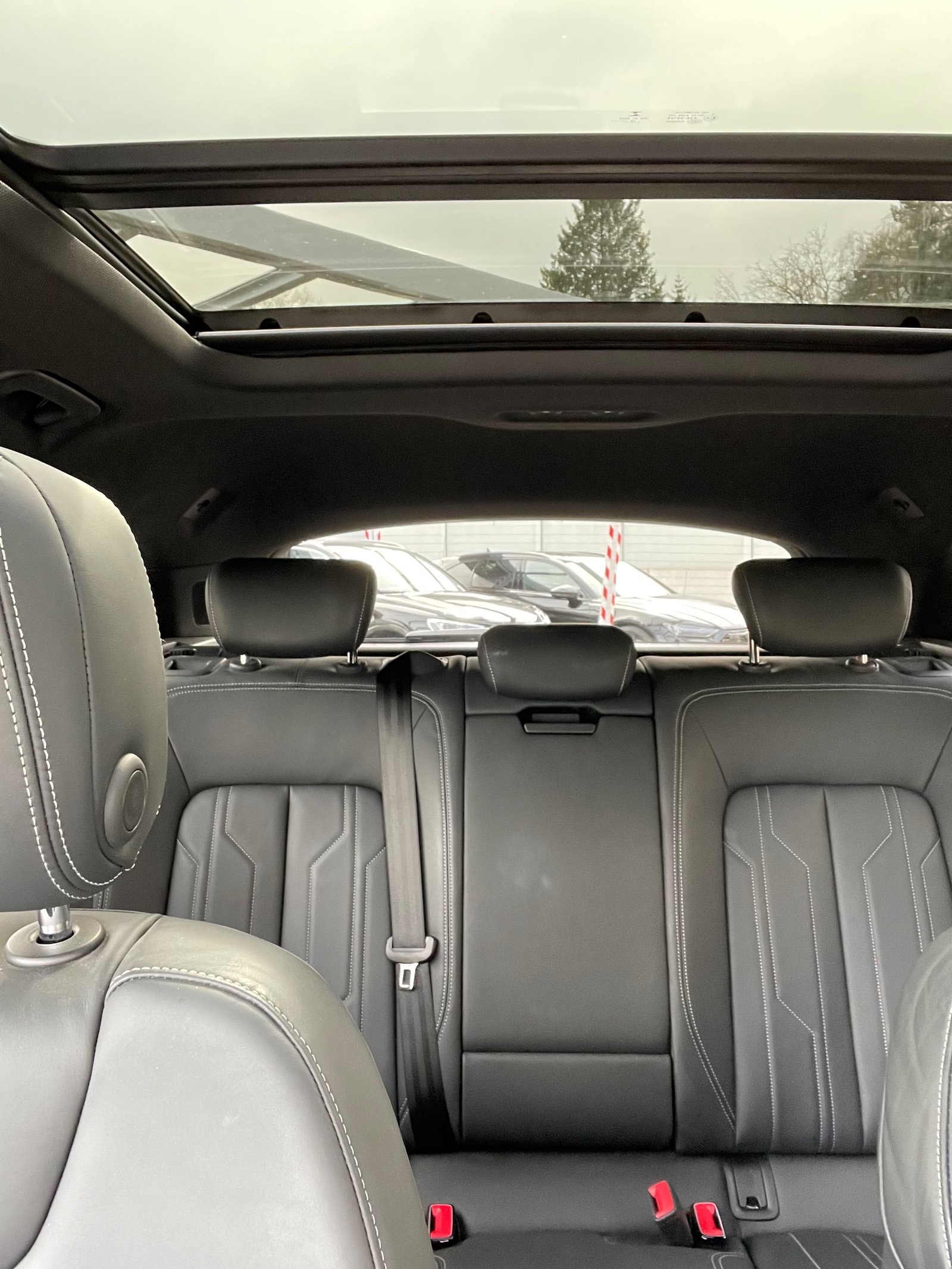 AUDI e-tron 55 Advanced quattro-image-4