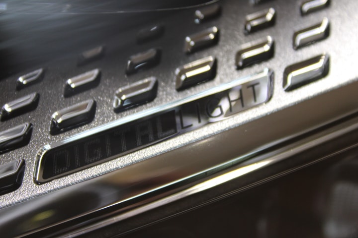MERCEDES-BENZ C 400 e 4Matic AMG Line-image-11