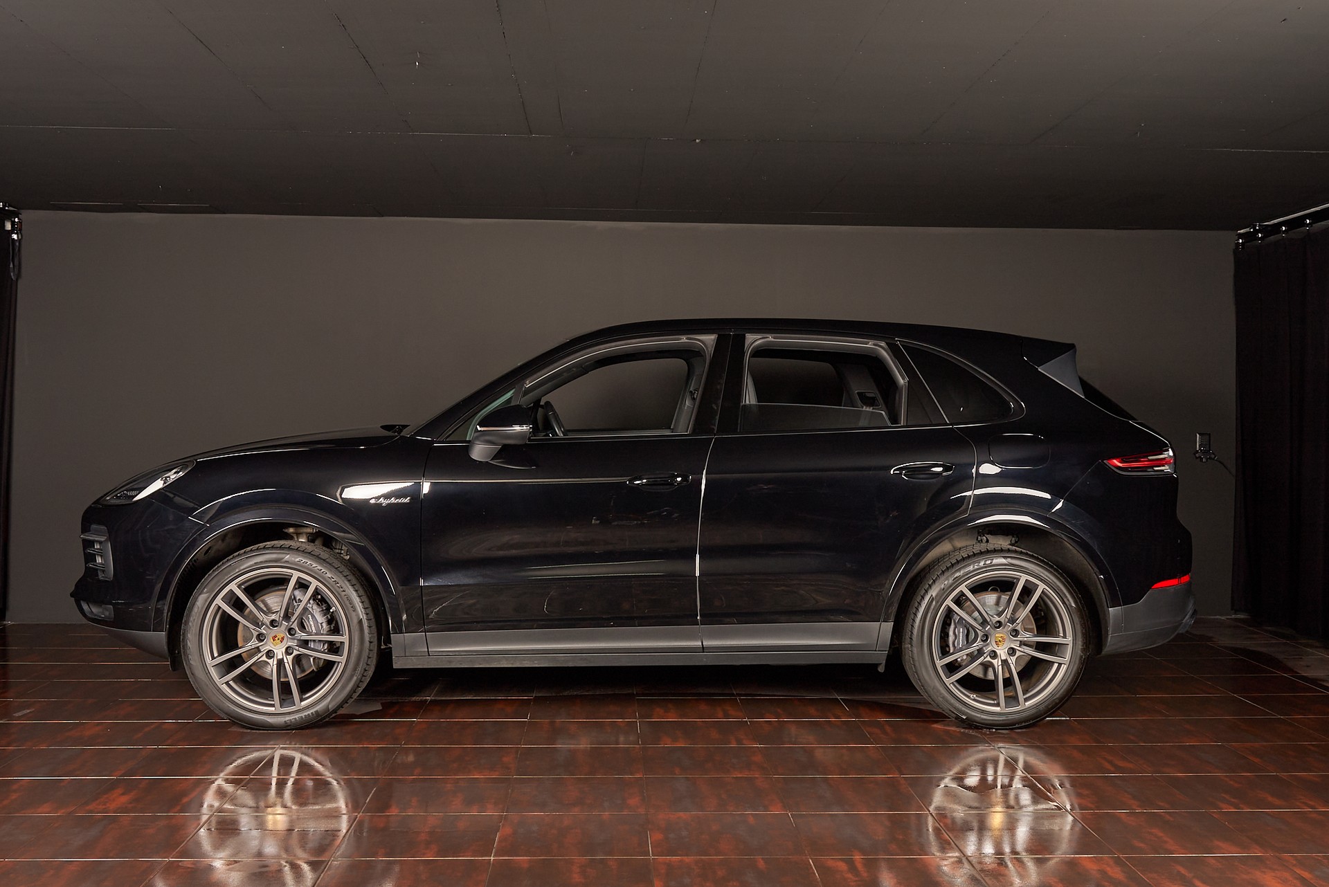 PORSCHE Cayenne E-Hybrid-image-3