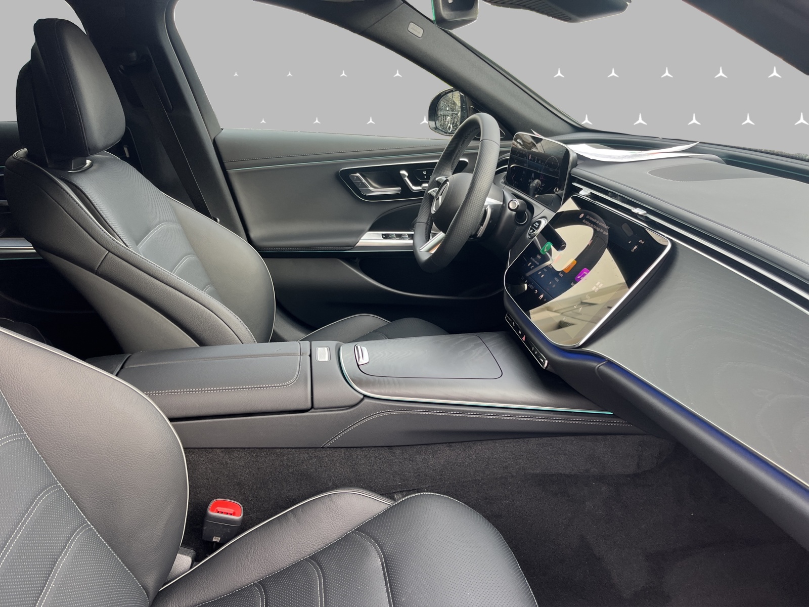 MERCEDES-BENZ E 220 d 4Matic 9G-Tronic-image-11