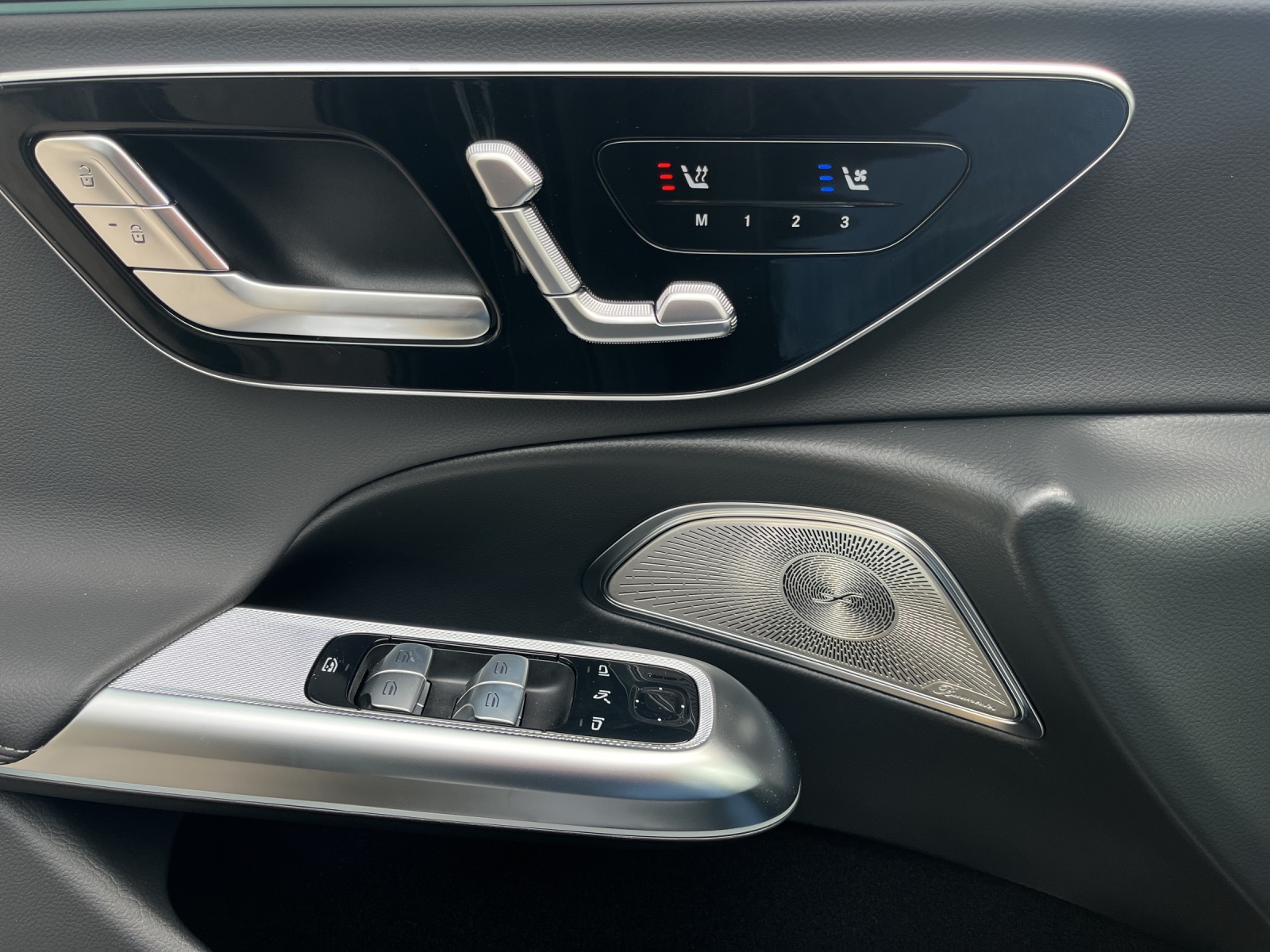 MERCEDES-BENZ E 220 d 4Matic 9G-Tronic-image-15