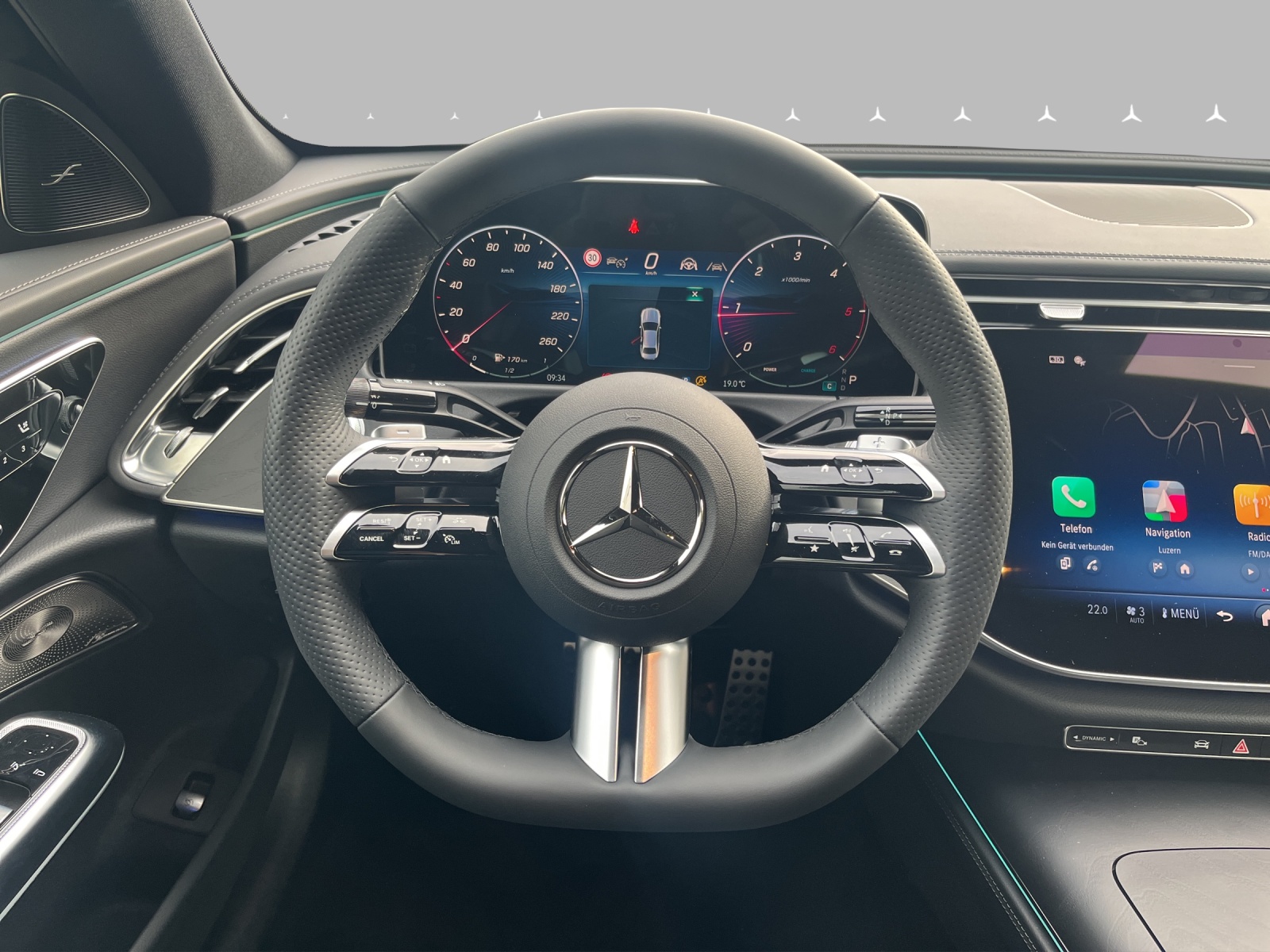 MERCEDES-BENZ E 220 d 4Matic 9G-Tronic-image-12