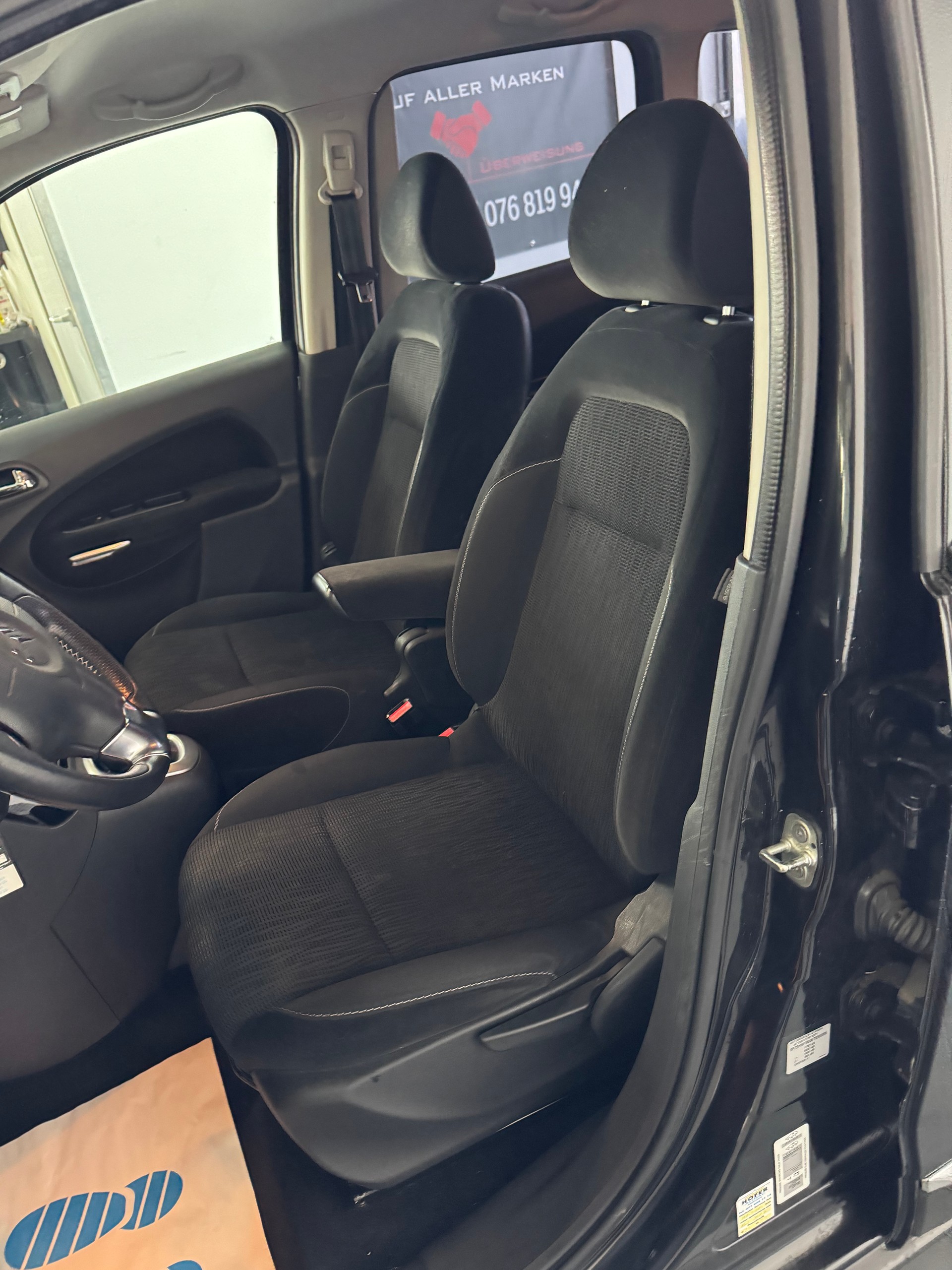 CITROEN C3 Picasso 1.6i 16V Exclusive-image-11