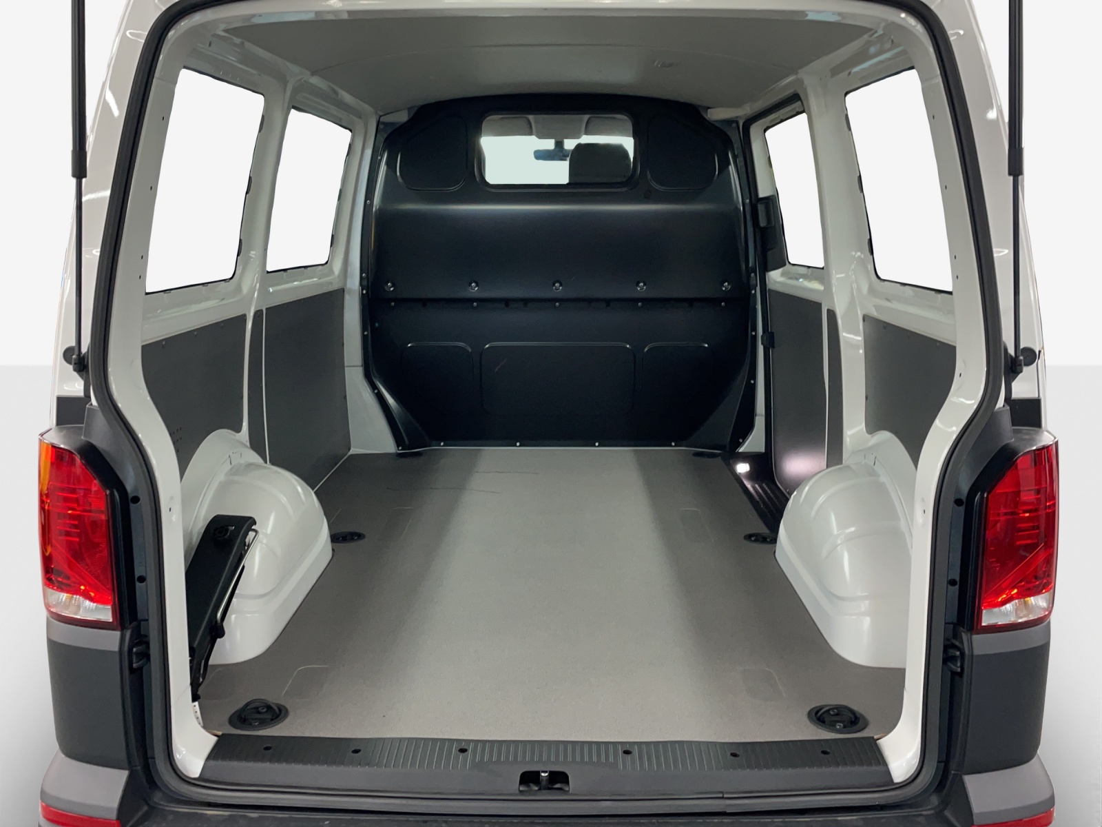 VW T6.1 2.0 TDI DSG-image-9