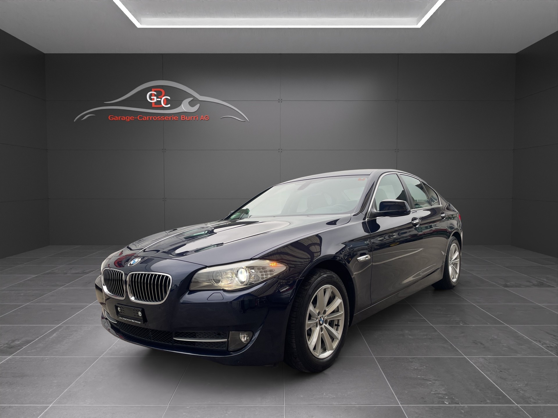 BMW 528i xDrive Steptronic-image-0