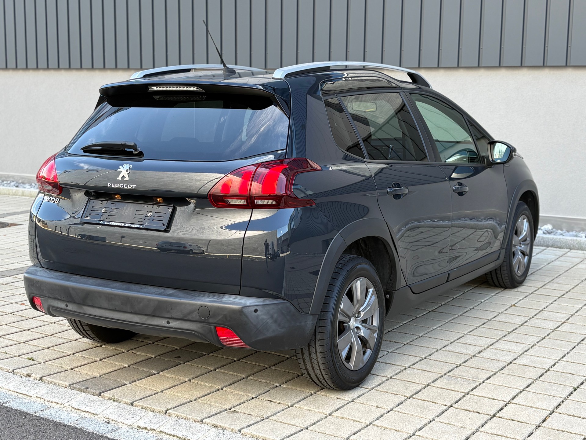 PEUGEOT 2008 1.2 PureTech Signture Frisch ab MFK und Service (Juni 2025) Automat-image-6