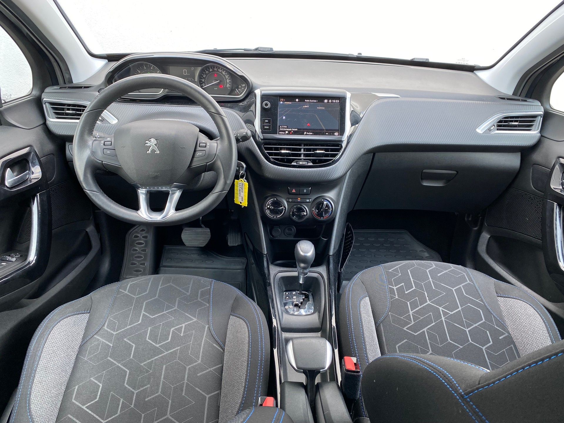 PEUGEOT 2008 1.2 PureTech Signture Frisch ab MFK und Service (Juni 2025) Automat-image-8