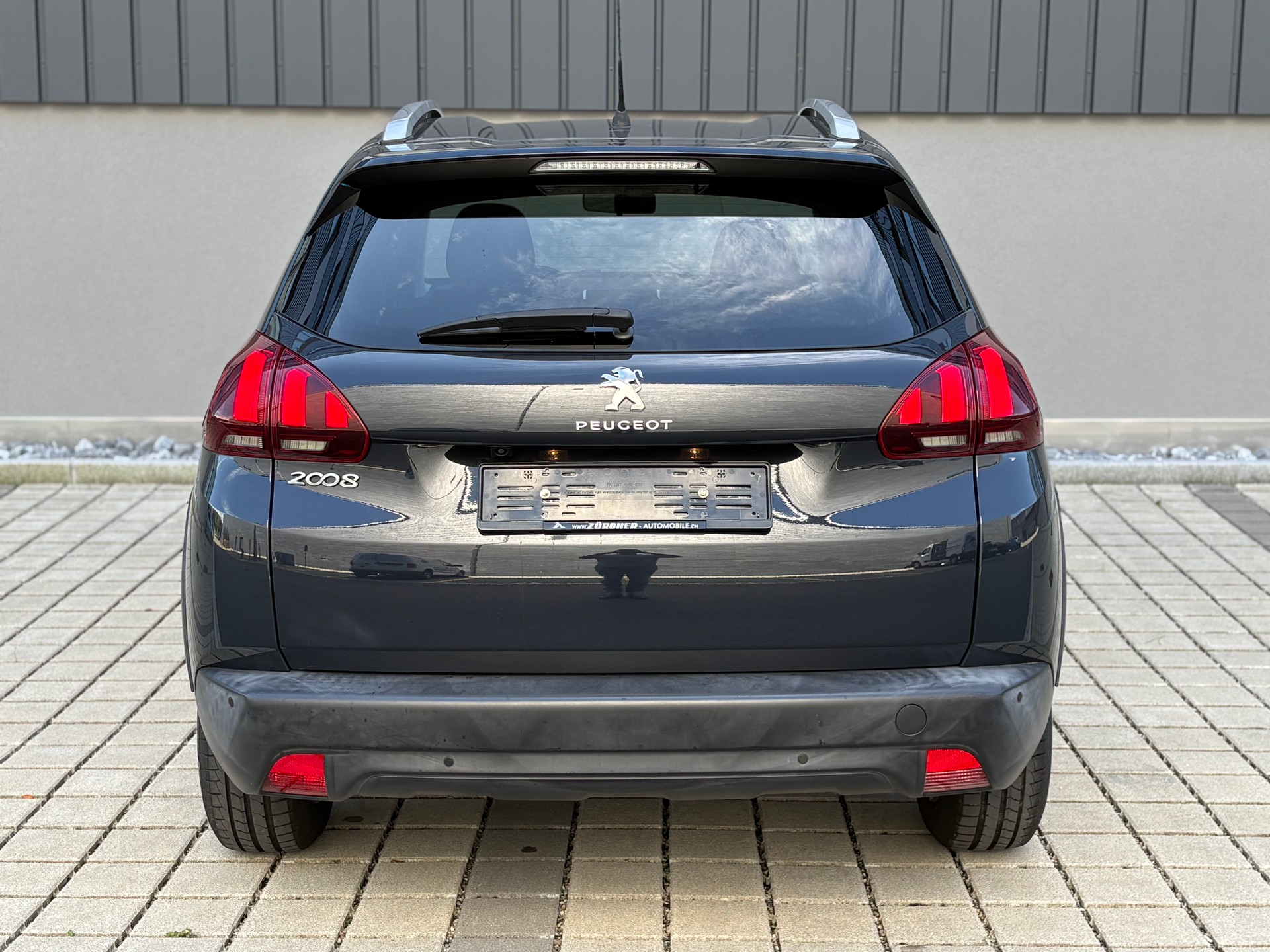 PEUGEOT 2008 1.2 PureTech Signture Frisch ab MFK und Service (Juni 2025) Automat-image-5