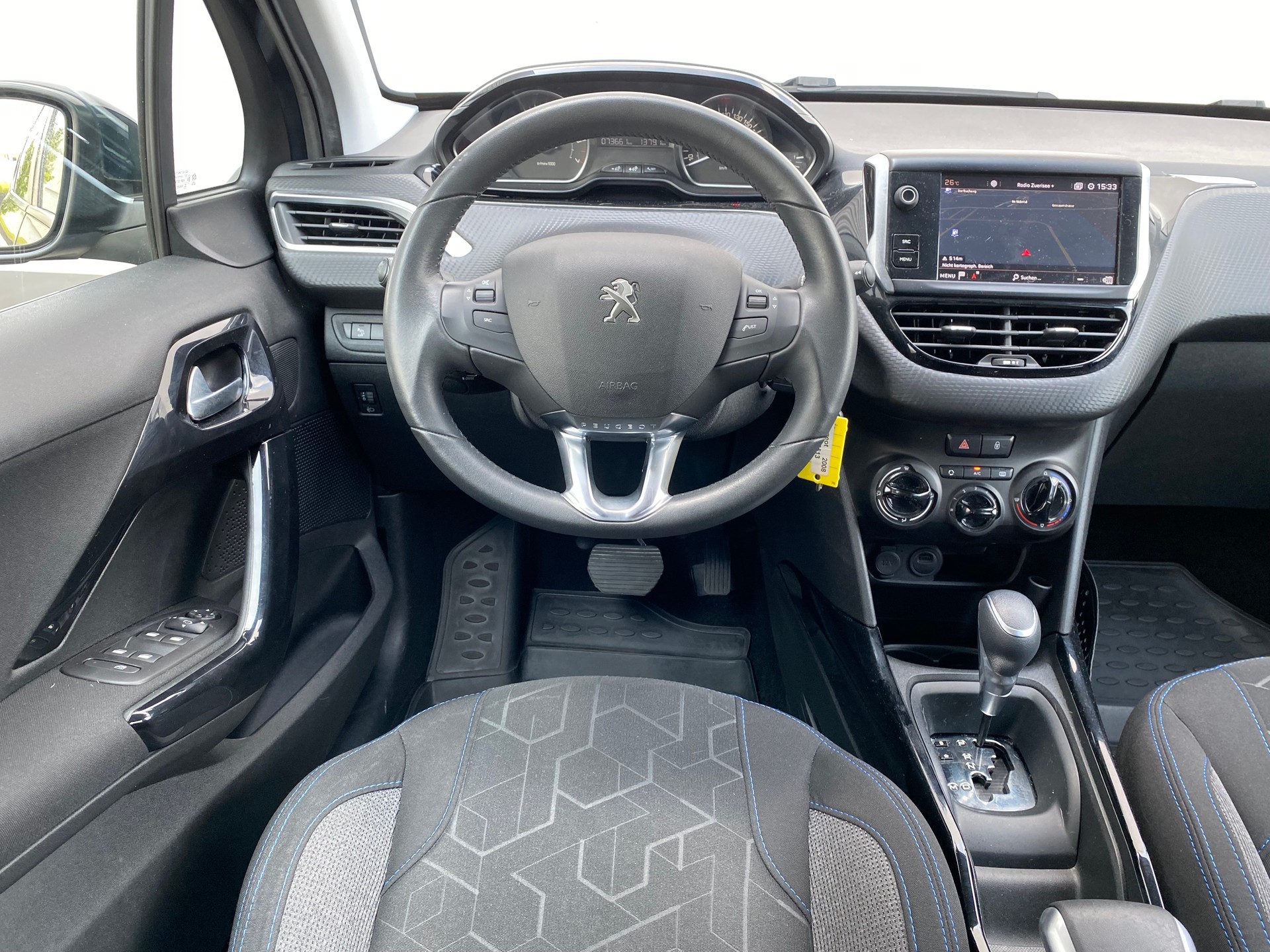 PEUGEOT 2008 1.2 PureTech Signture Frisch ab MFK und Service (Juni 2025) Automat-image-15