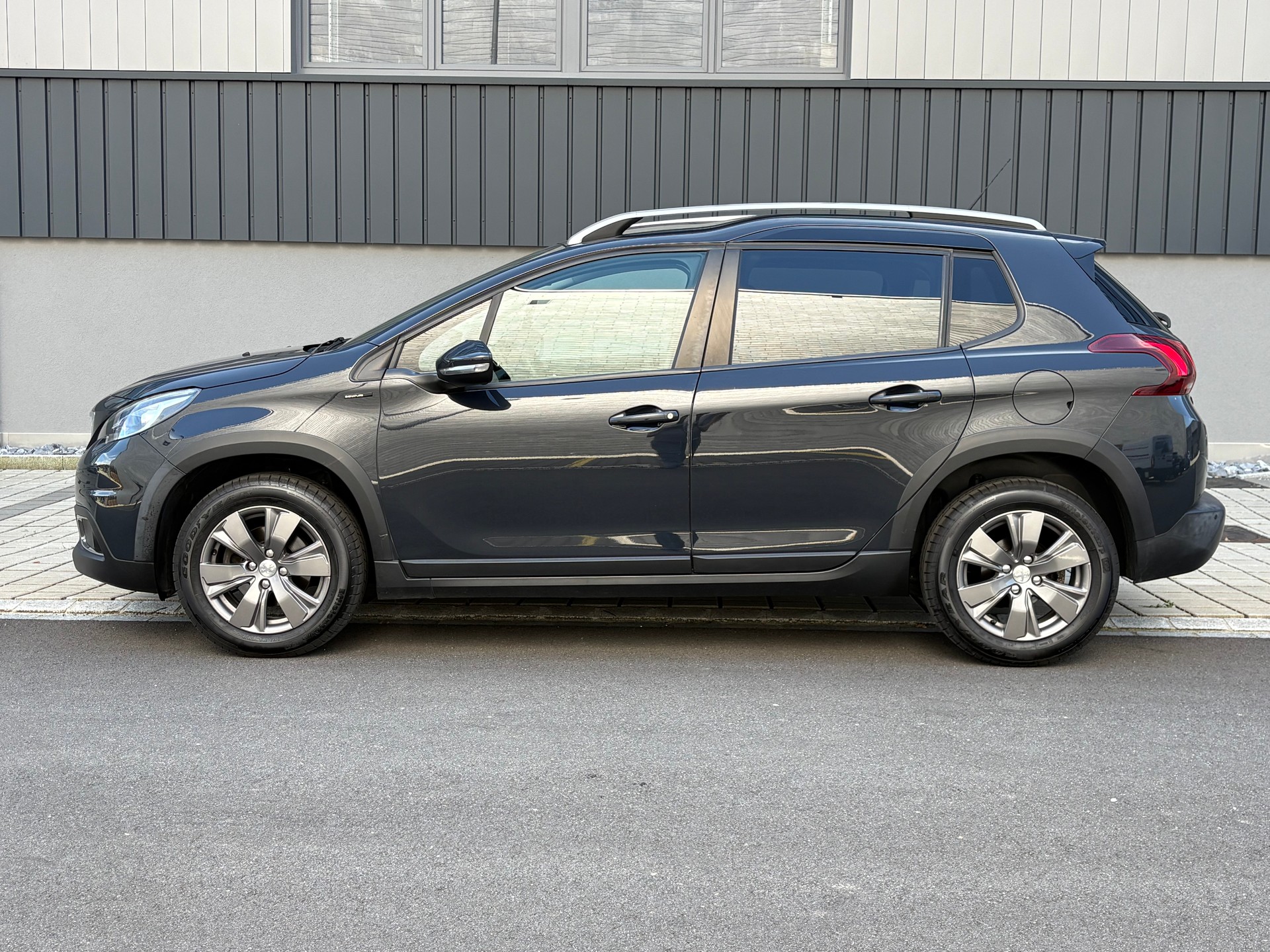 PEUGEOT 2008 1.2 PureTech Signture Frisch ab MFK und Service (Juni 2025) Automat-image-3