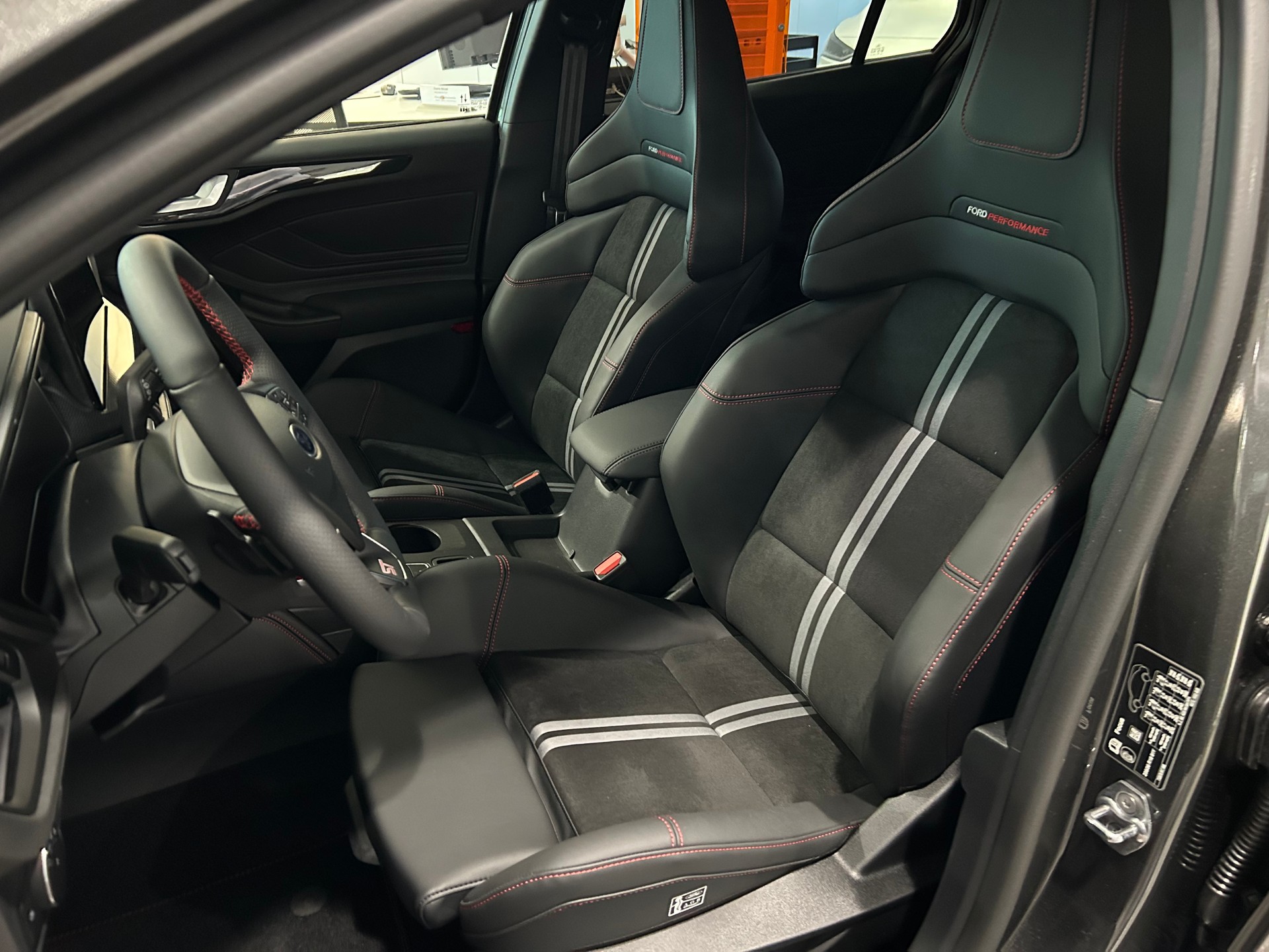 FORD Focus 2.3 ST X Automat-image-6