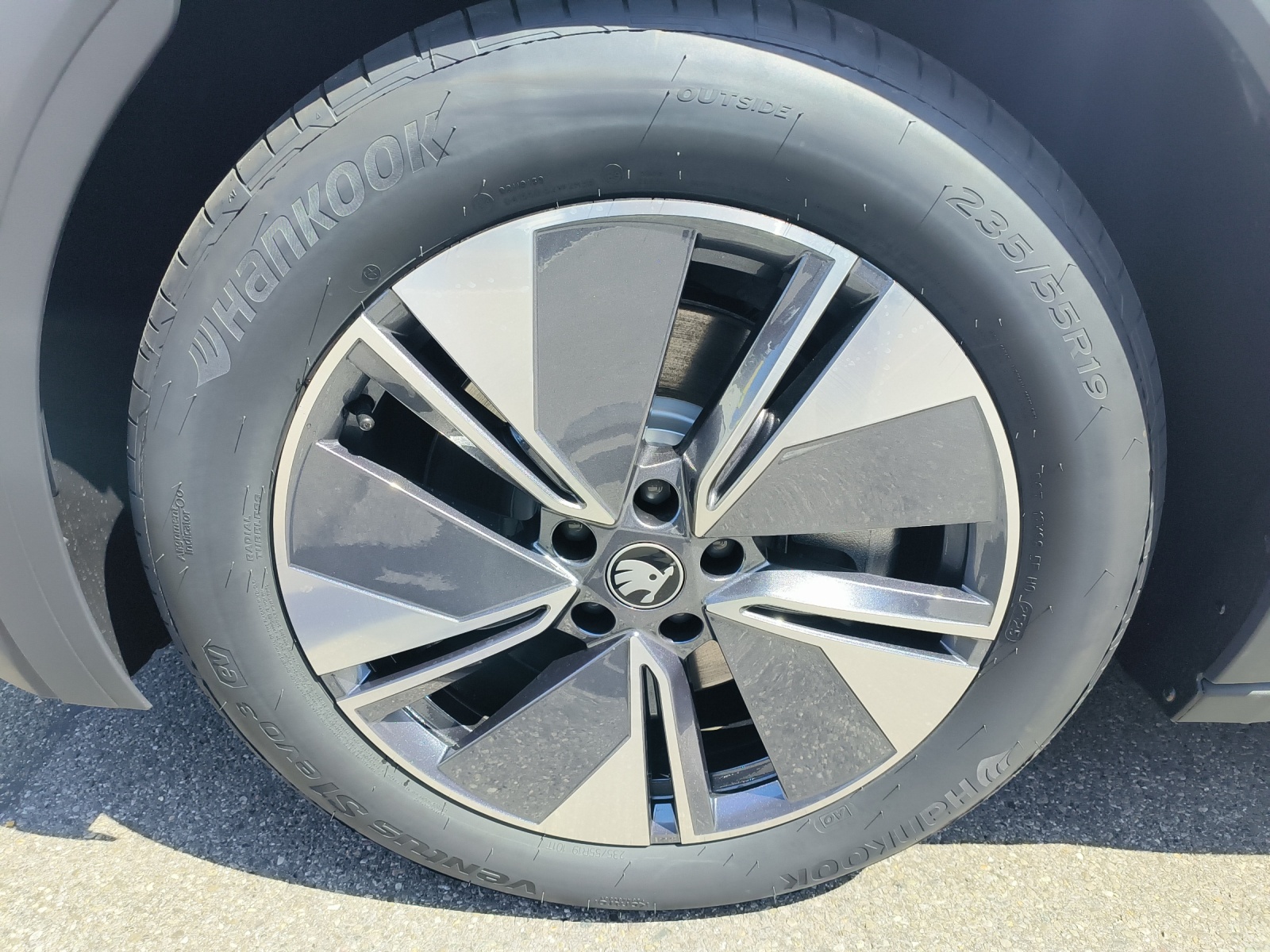 SKODA Elroq 85-image-14
