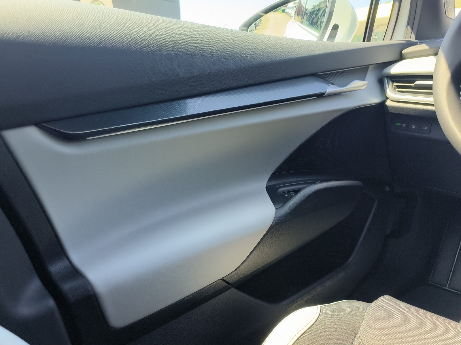 SKODA Elroq 85-image-8