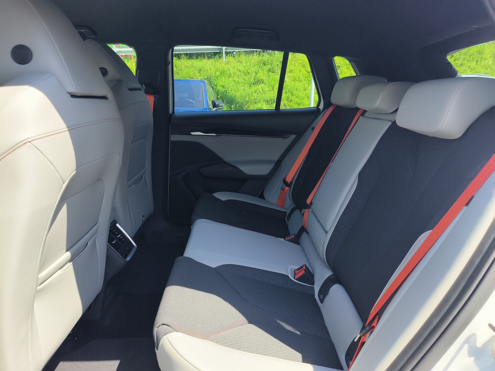 SKODA Elroq 85-image-10