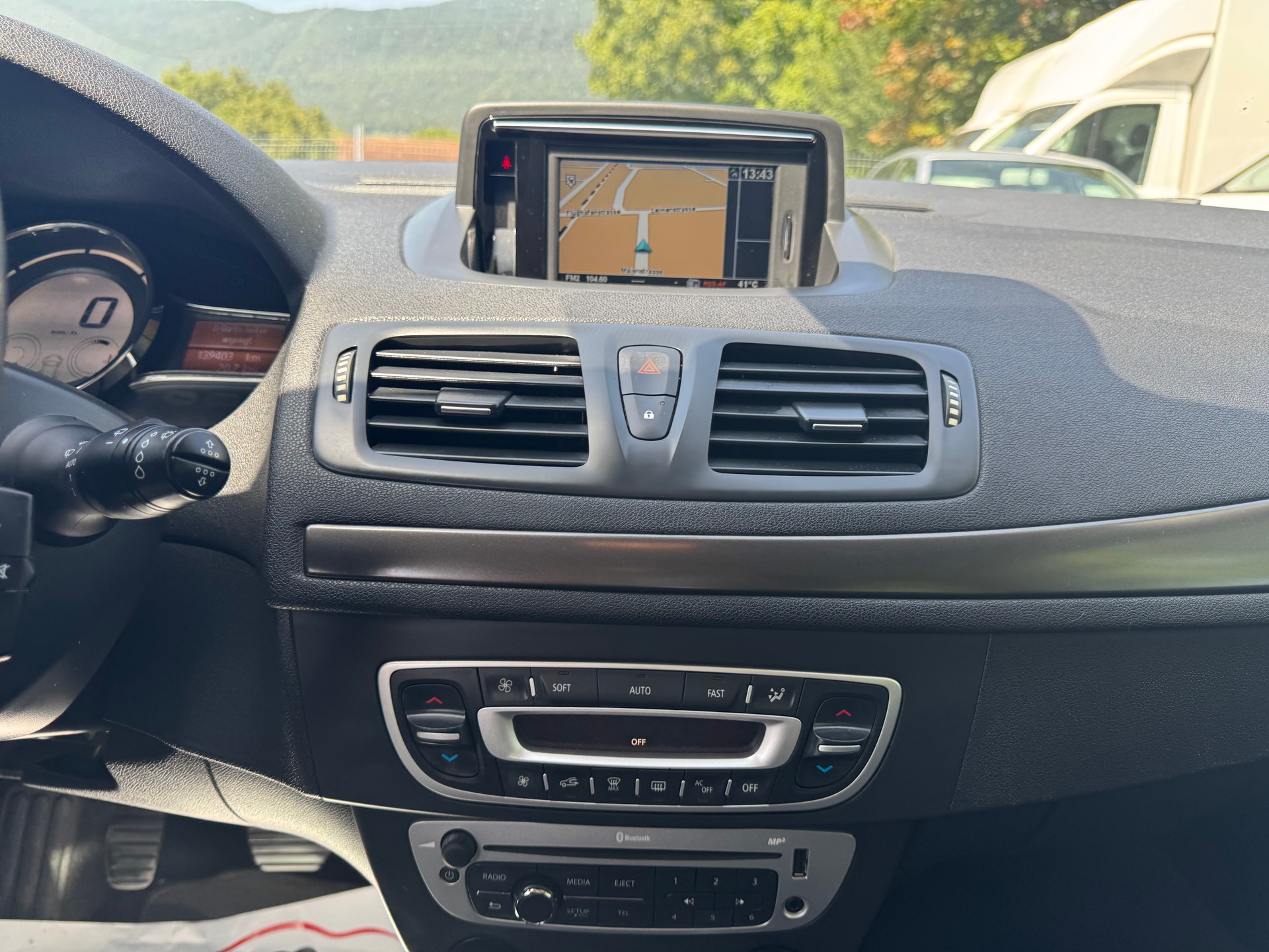RENAULT Mégane Grandtour 1.5 dCi Expression * Gr. Navi * Klima-auto * Tempomat * PDC H * Frisch Ab MFK-image-6
