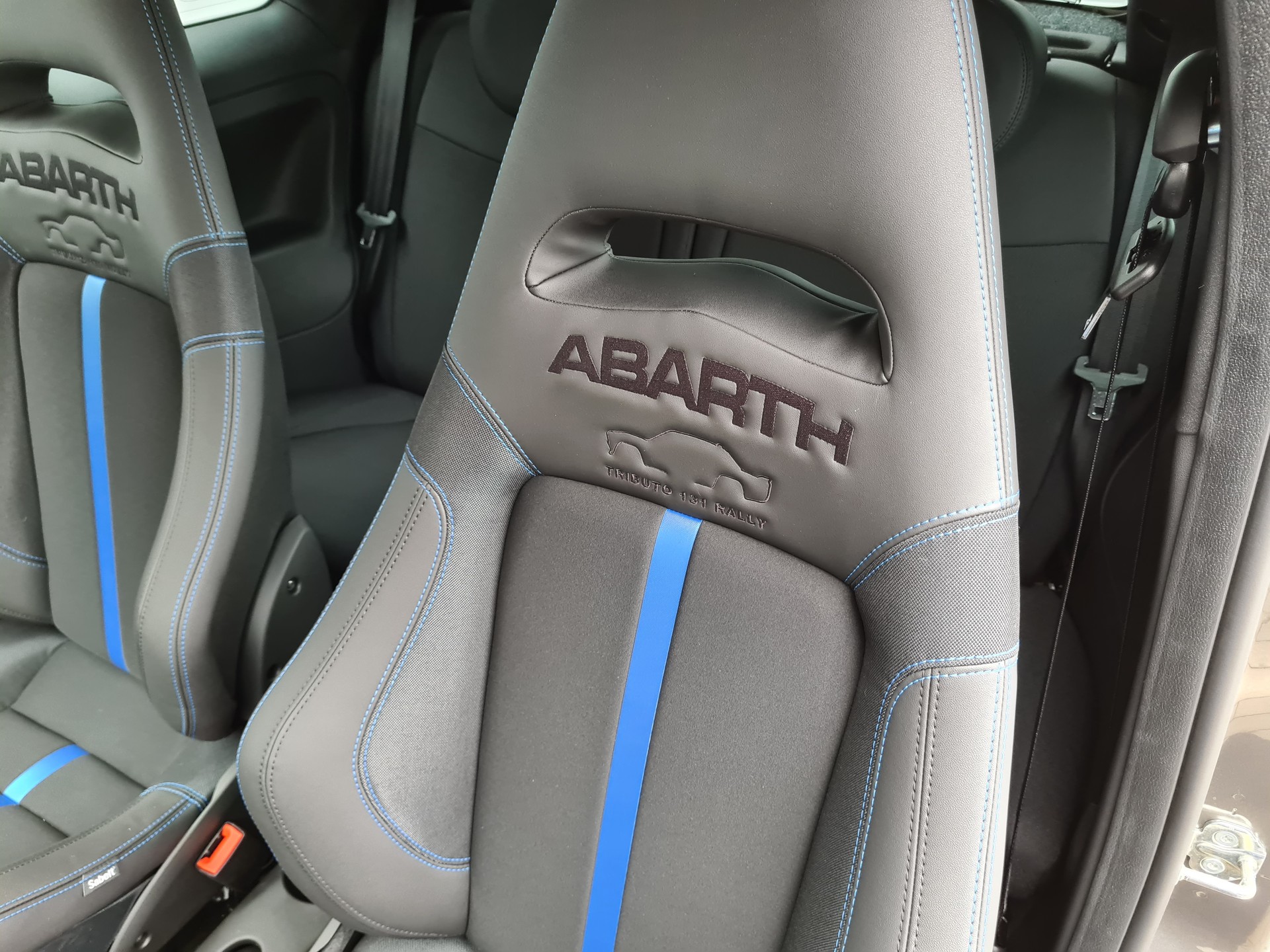 FIAT 695 1.4 16V Turbo Abarth 131 Rally Tributo-image-13