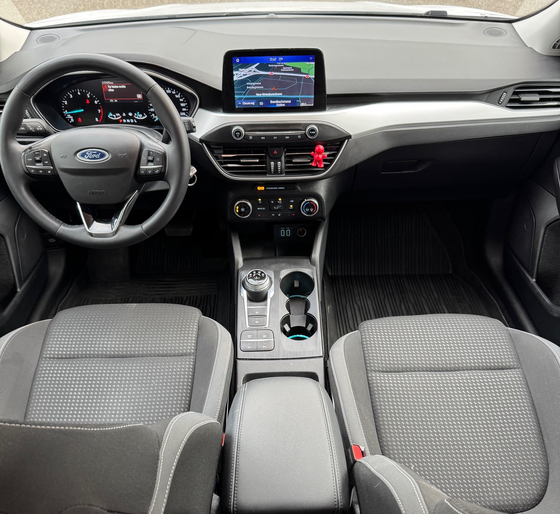 FORD Focus 1.0 SCTi Cool Connect Automatic-image-10