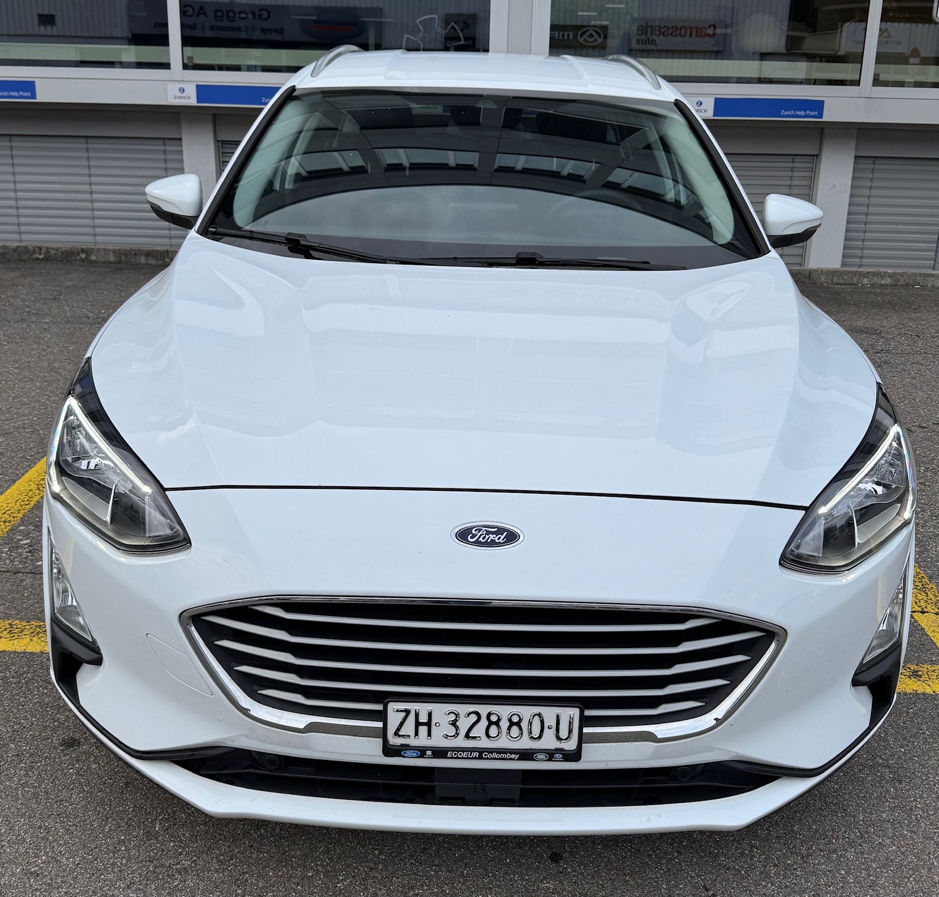 FORD Focus 1.0 SCTi Cool Connect Automatic-image-1