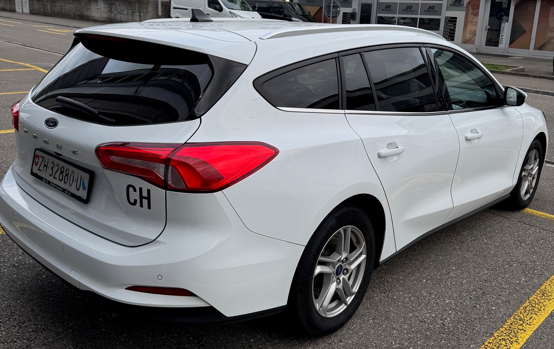 FORD Focus 1.0 SCTi Cool Connect Automatic-image-4