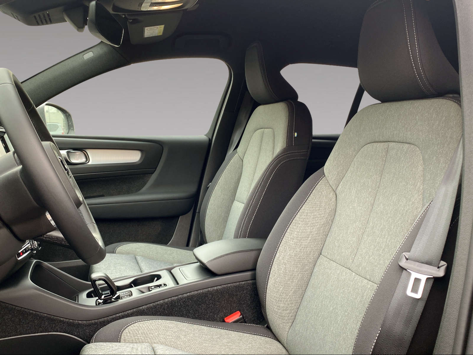 VOLVO XC40 2.0 B3 MH XCITE-image-8