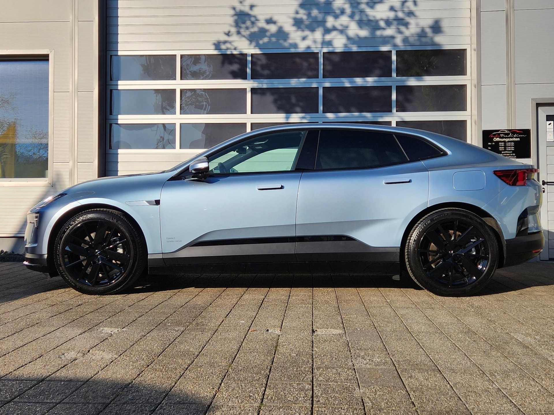 POLESTAR Polestar 4 Long Range Single 100kWh ** GRATIS SERVICE -PILOT PAKET -21 ZOLL -PANORAMA -ASSIS.PAKET -GARANTIE BIS 04.2032-showroom-element-2