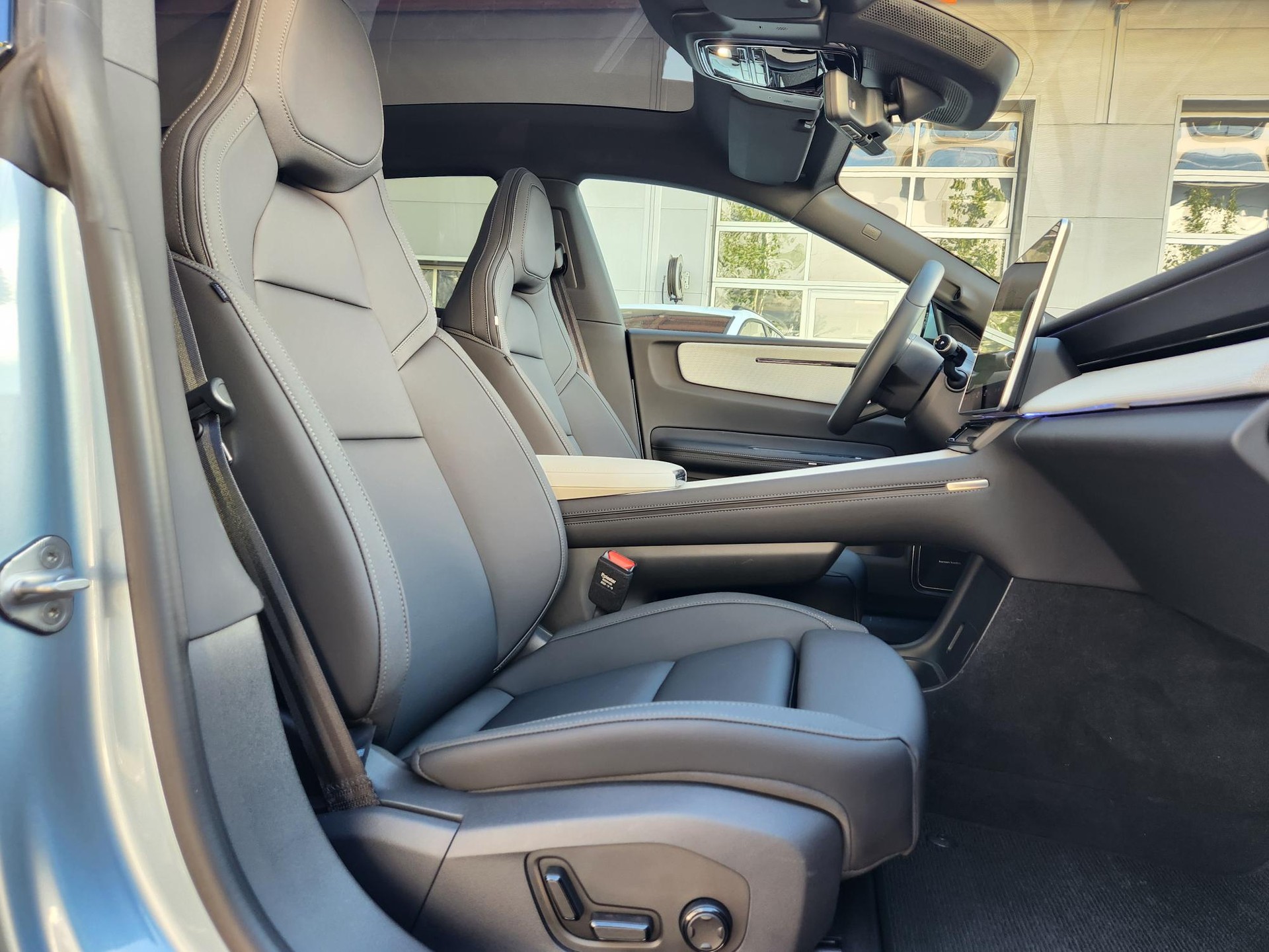 POLESTAR Polestar 4 Long Range Single 100kWh ** GRATIS SERVICE -PILOT PAKET -21 ZOLL -PANORAMA -ASSIS.PAKET -GARANTIE BIS 04.2032-image-8