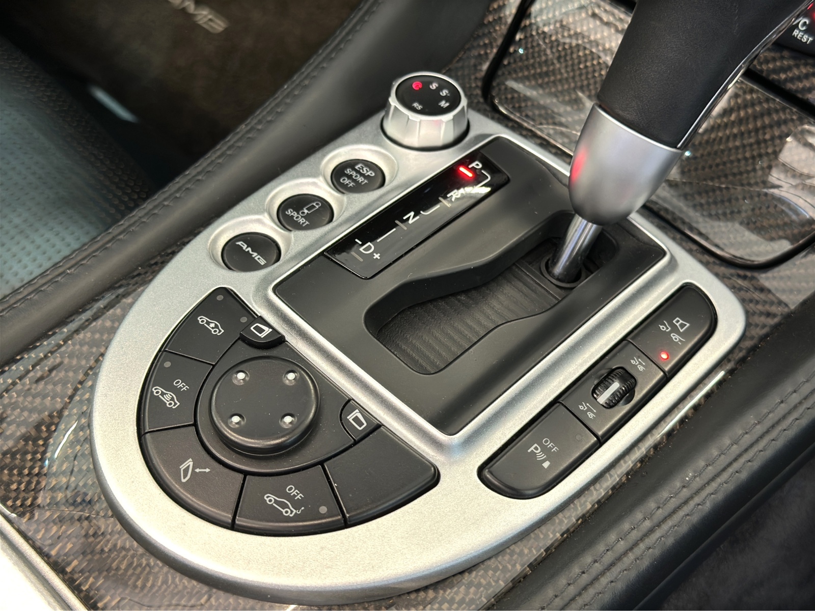 MERCEDES-BENZ SL 63 AMG Speedshift MCT-image-12