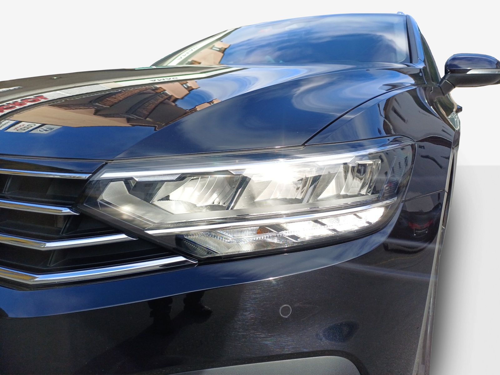 VW Passat 2.0 TDI BMT Elegance 4Motion DSG-image-15