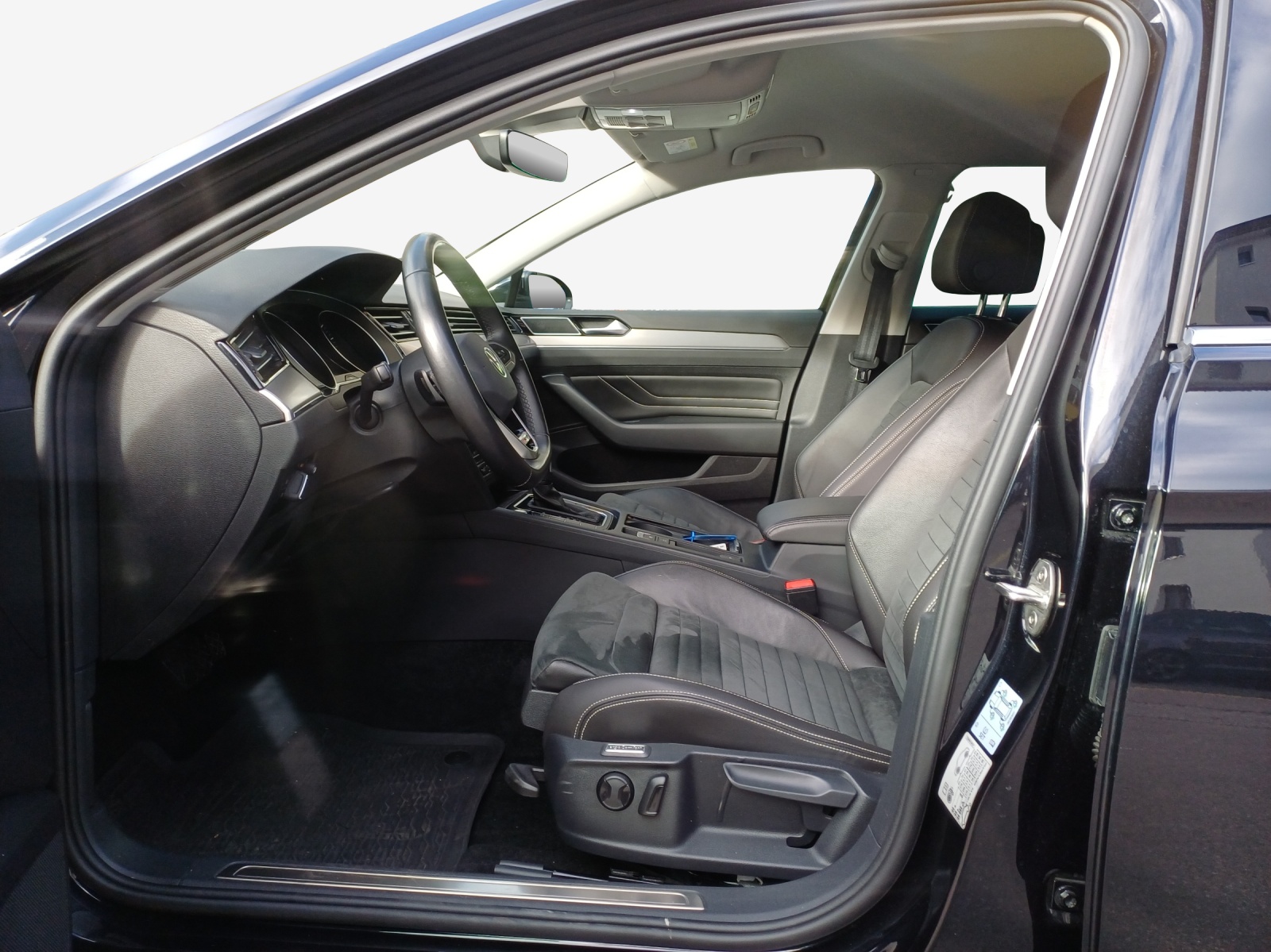 VW Passat 2.0 TDI BMT Elegance 4Motion DSG-image-7