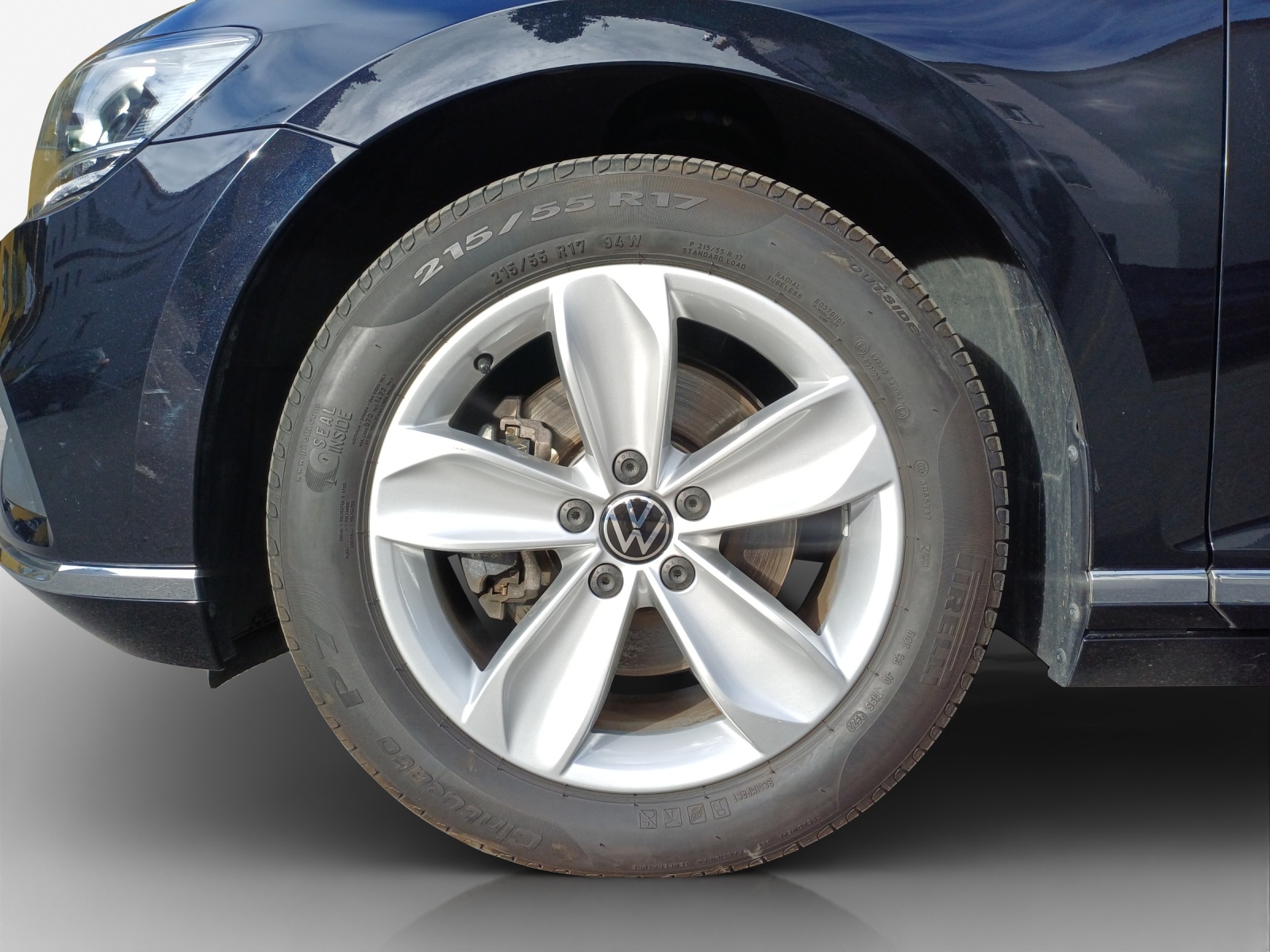 VW Passat 2.0 TDI BMT Elegance 4Motion DSG-image-14