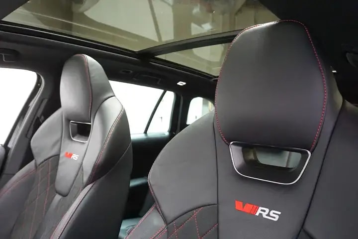 SKODA Octavia Combi 2.0 TSI DSG RS-image-4