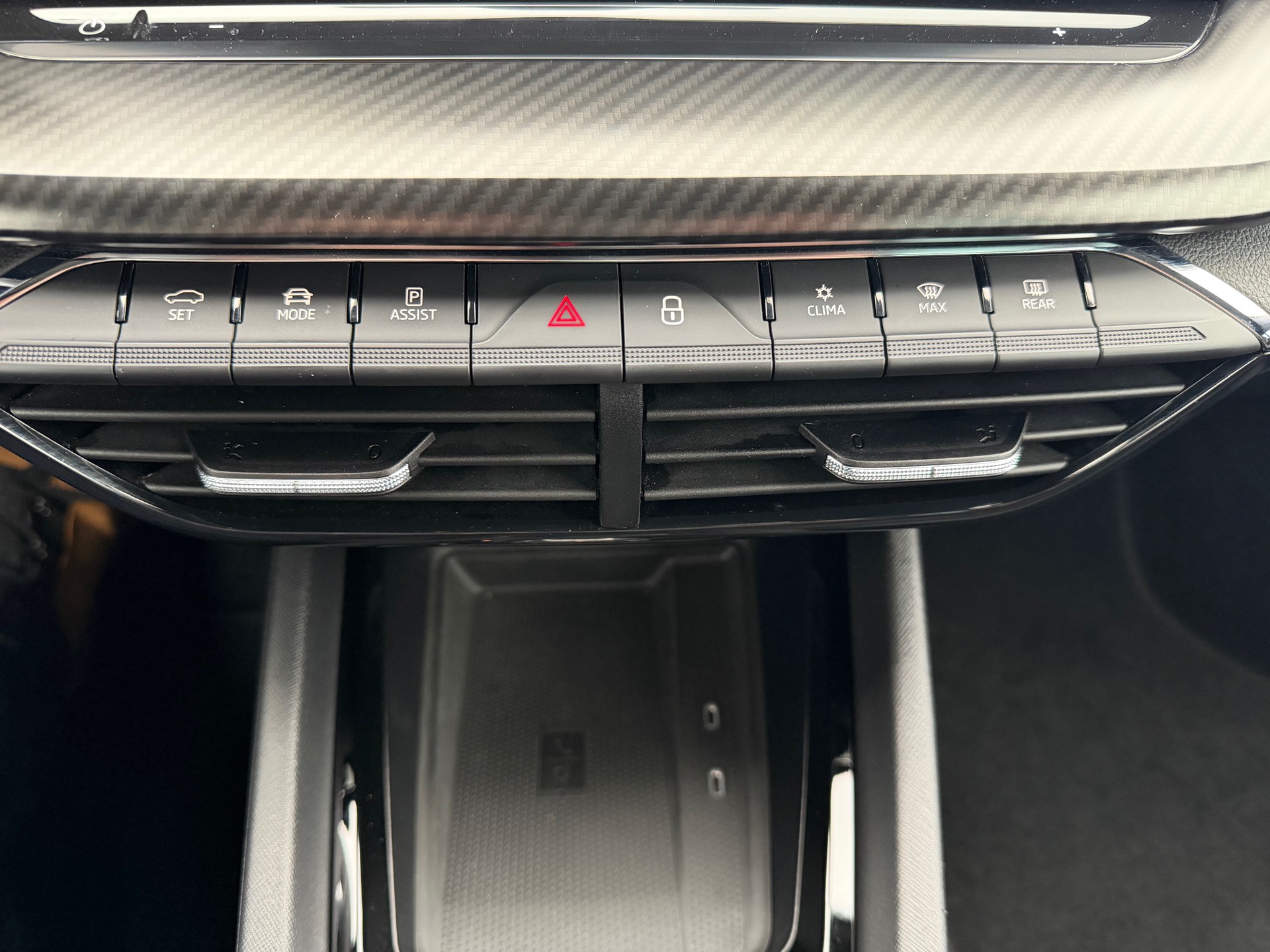 SKODA Octavia Combi 2.0 TSI DSG RS-image-11