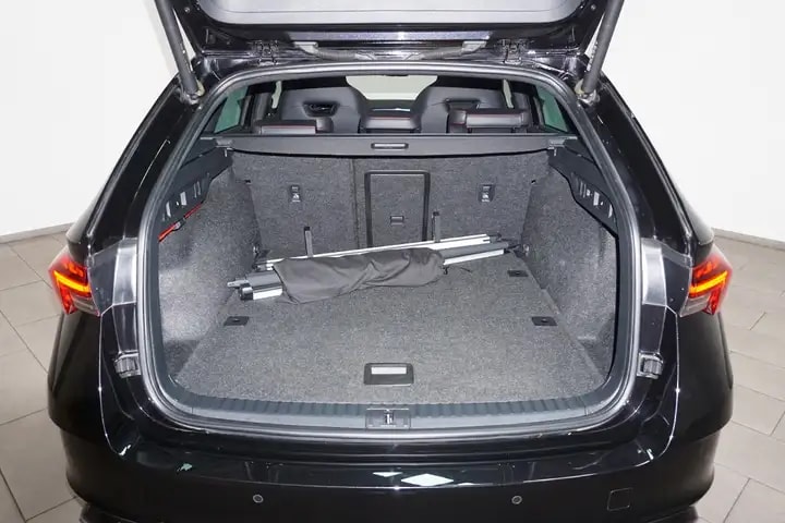 SKODA Octavia Combi 2.0 TSI DSG RS-image-7
