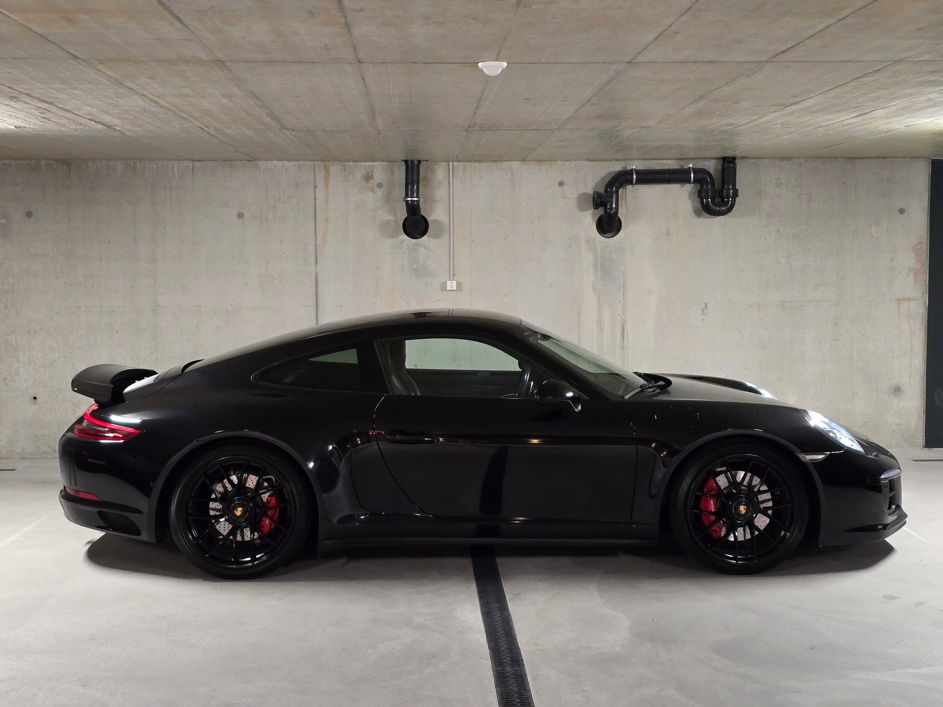 PORSCHE 911 Carrera 4 GTS PDK-image-3