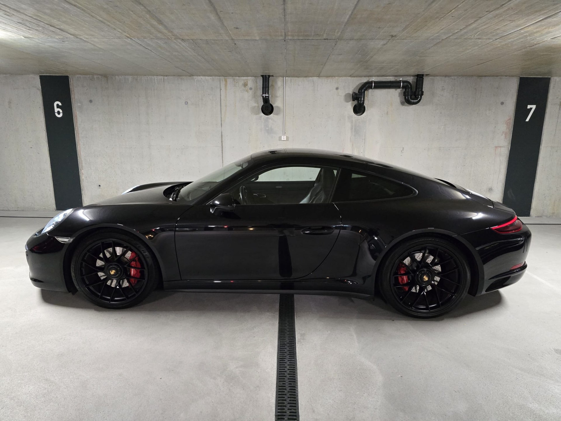 PORSCHE 911 Carrera 4 GTS PDK-image-1